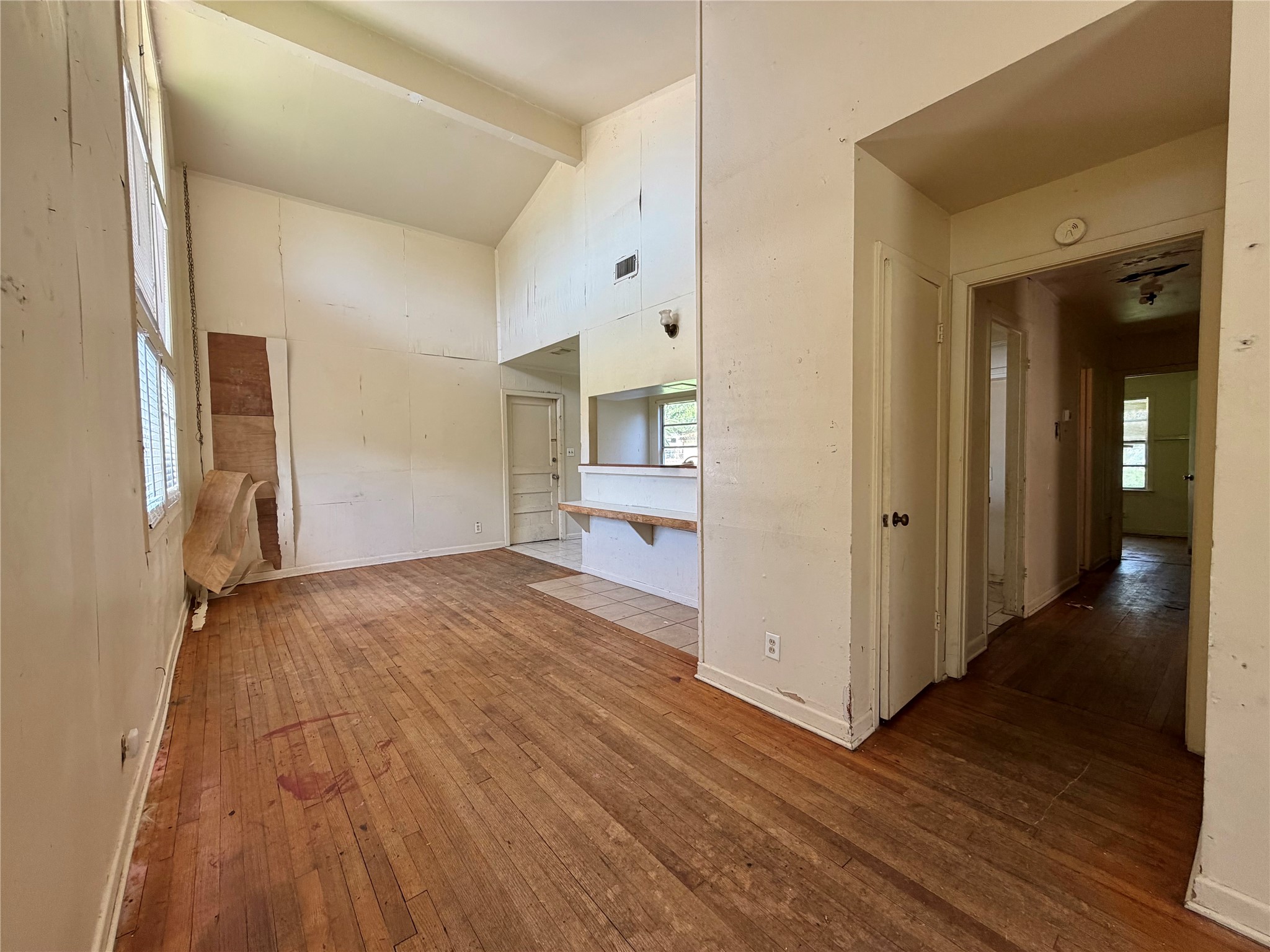 1818 W 11th Street Property Photo 5
