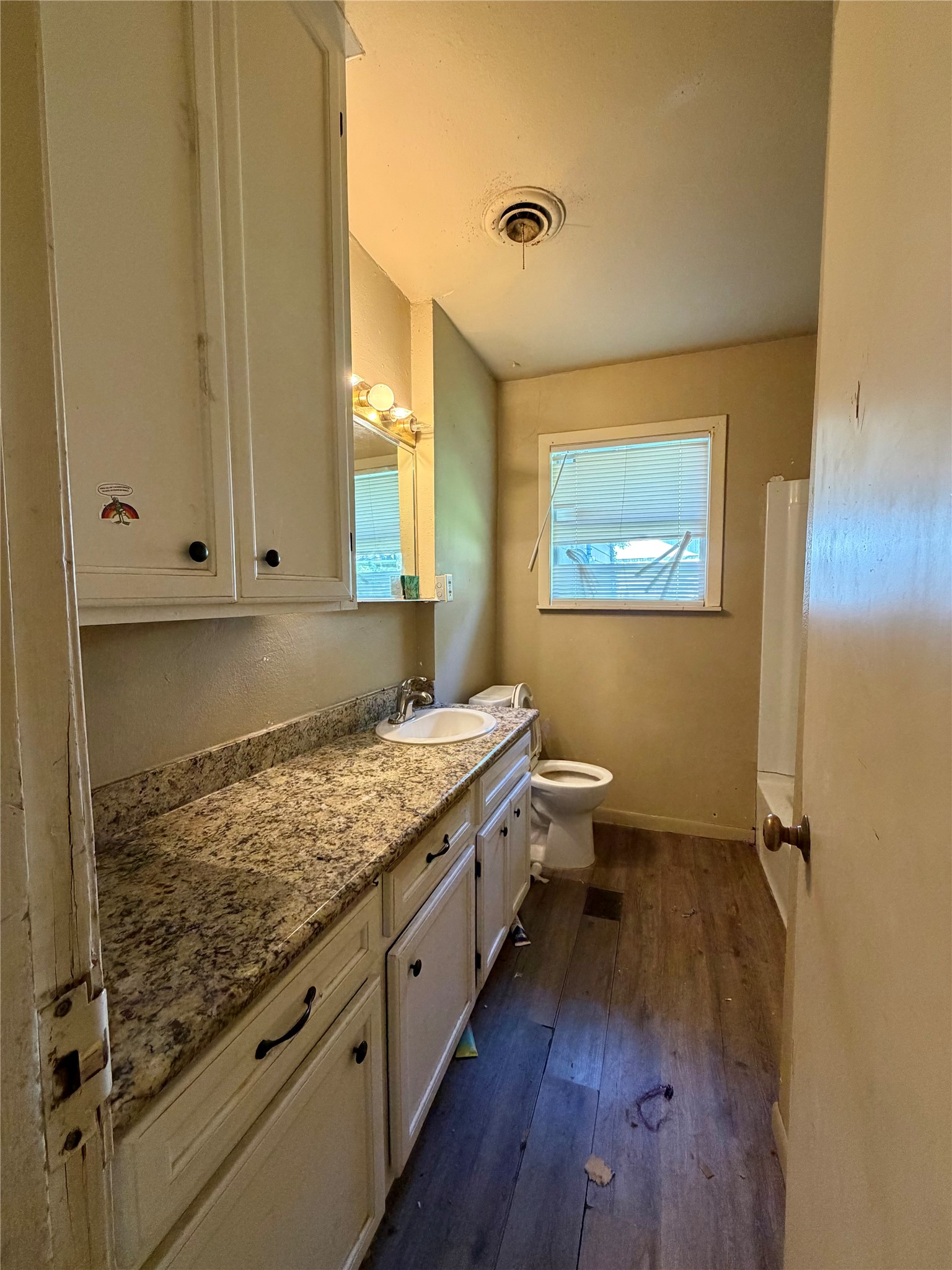 1818 W 11th Street Property Photo 11