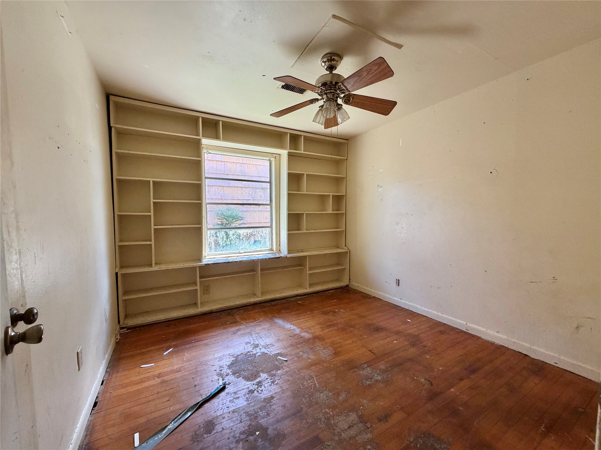 1818 W 11th Street Property Photo 12