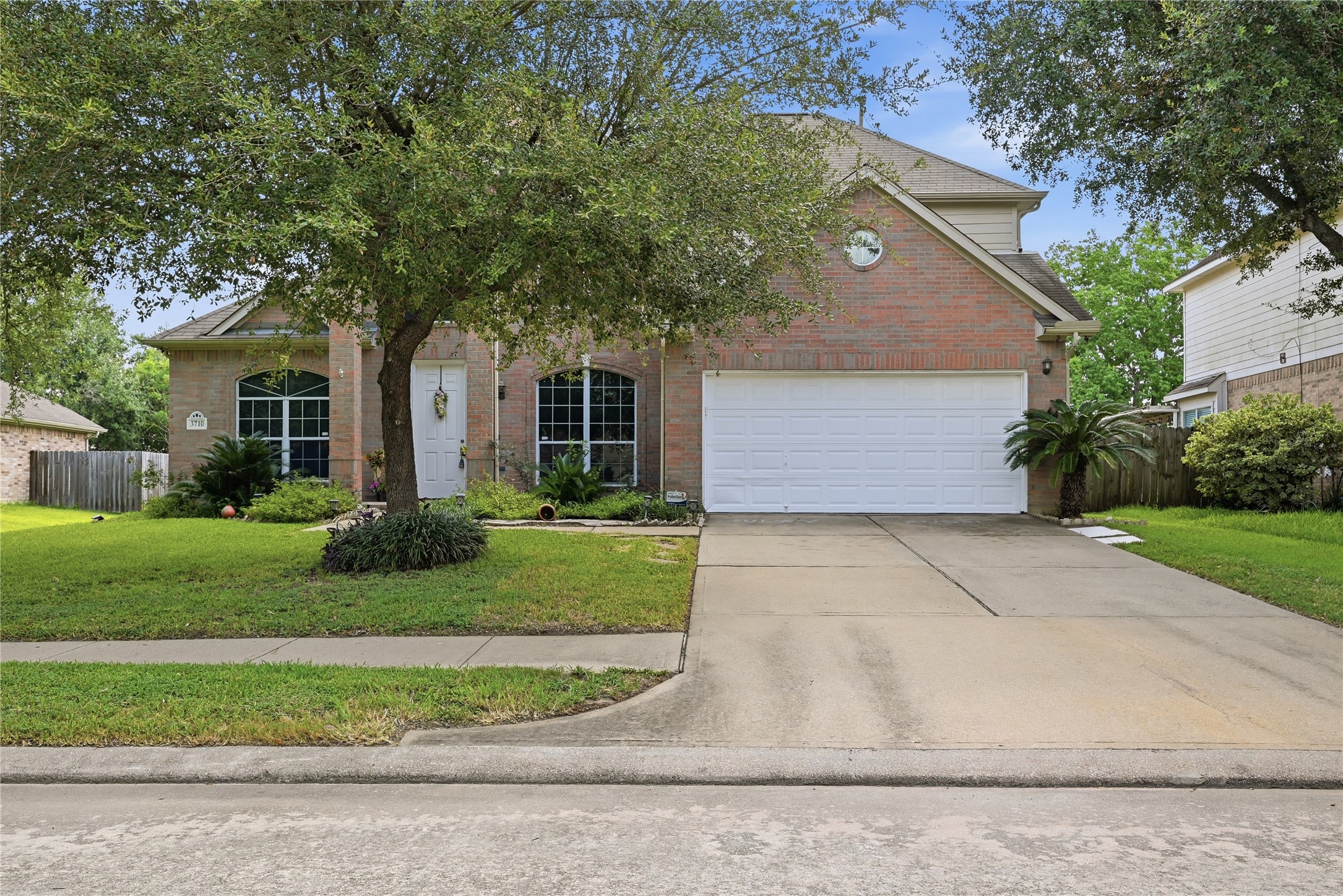 3710 Sage Point Court Property Photo 2