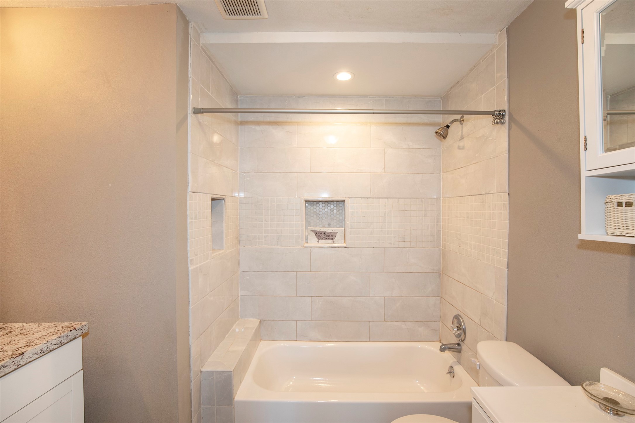 2113 Holly Drive Property Photo 18