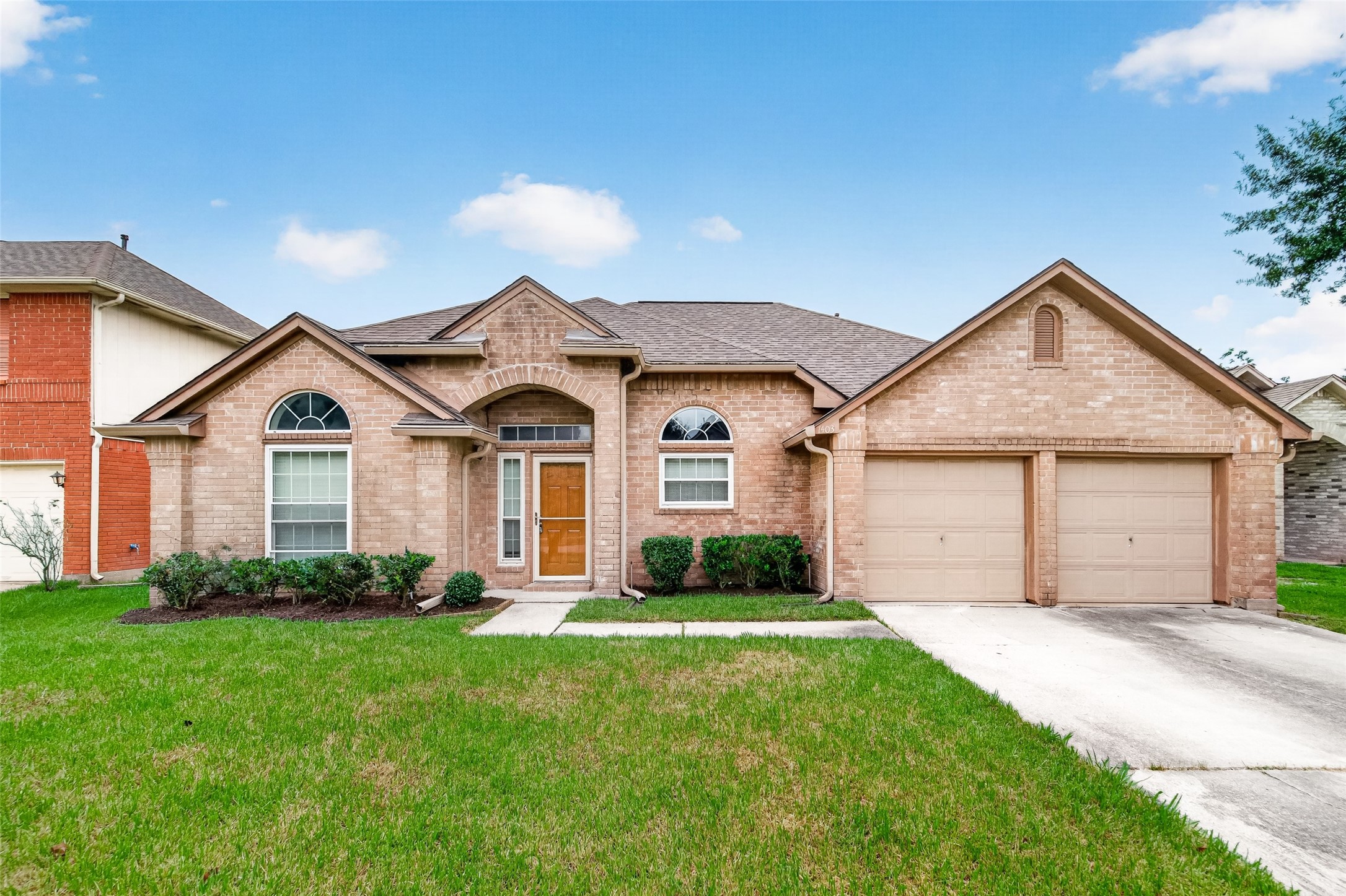 7403 Oak Walk Drive Property Photo 1