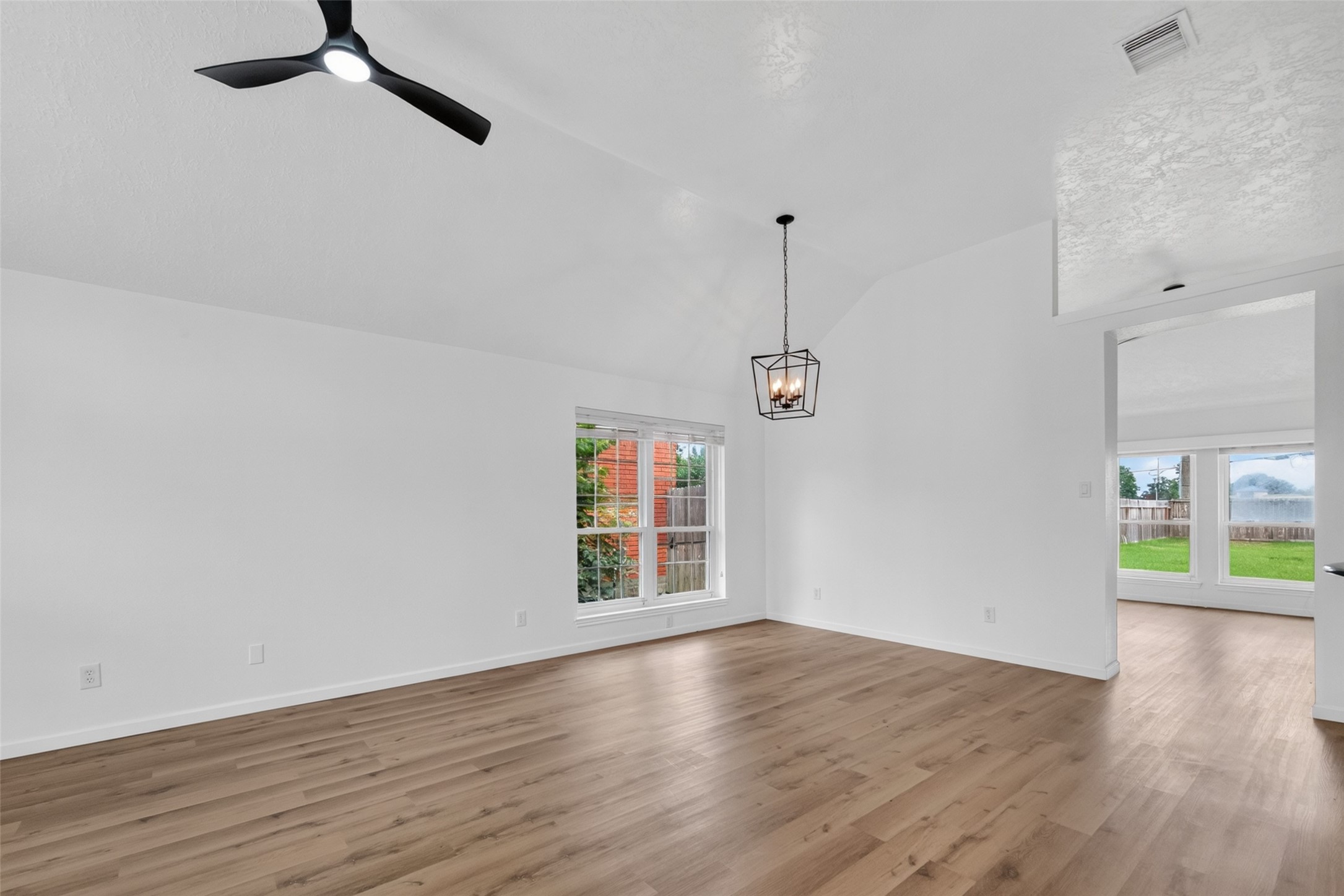 7403 Oak Walk Drive Property Photo 4