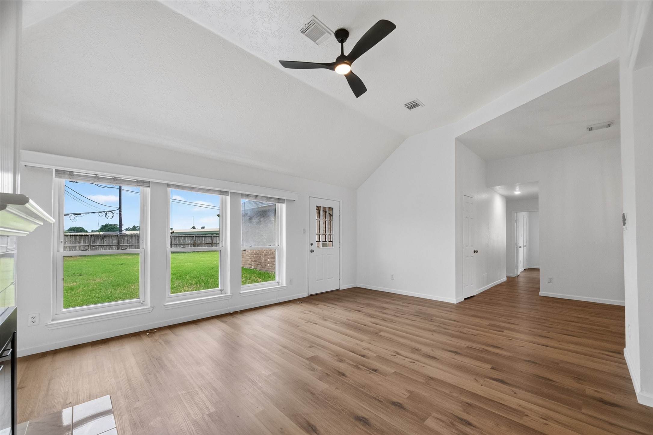 7403 Oak Walk Drive Property Photo 6