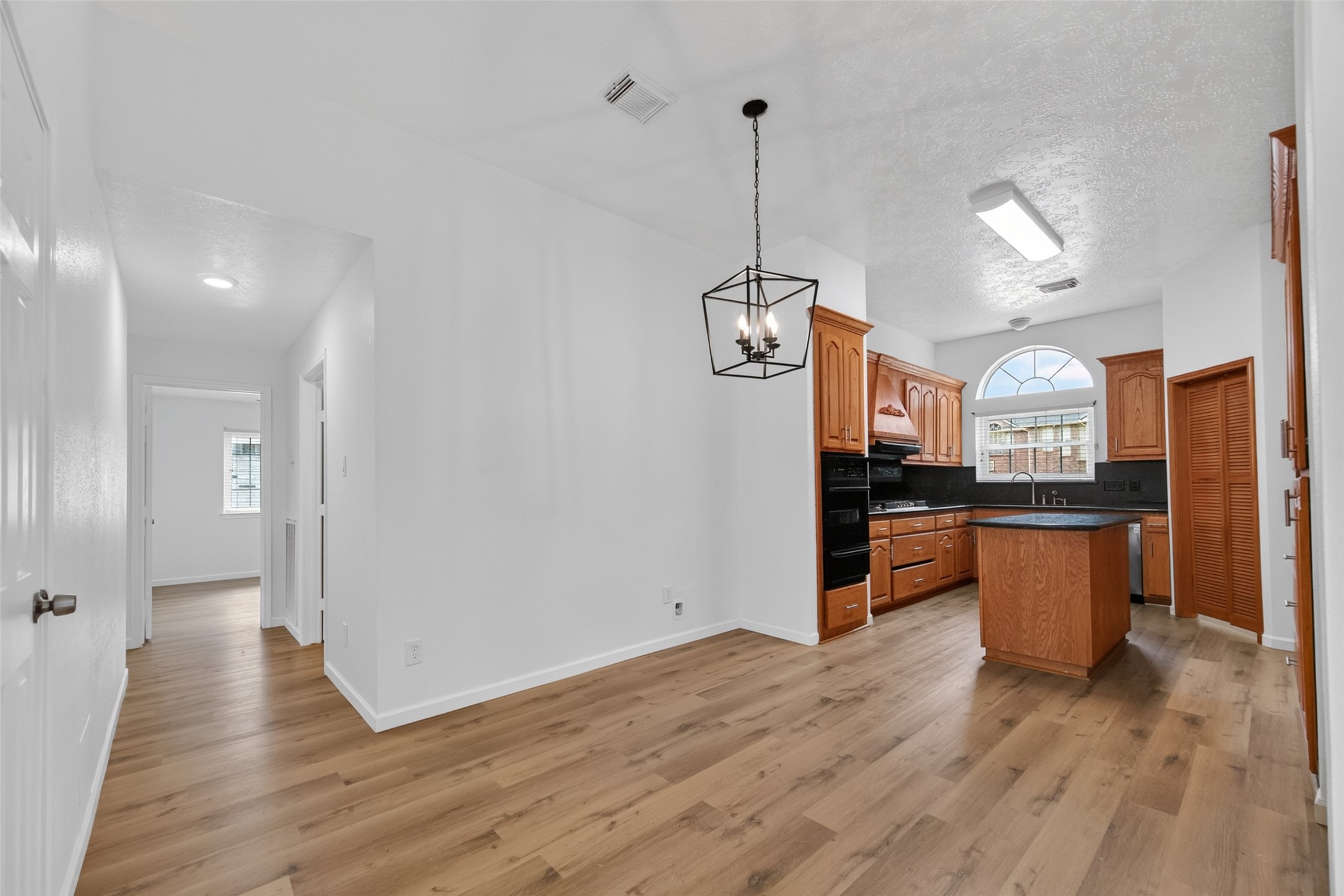 7403 Oak Walk Drive Property Photo 11