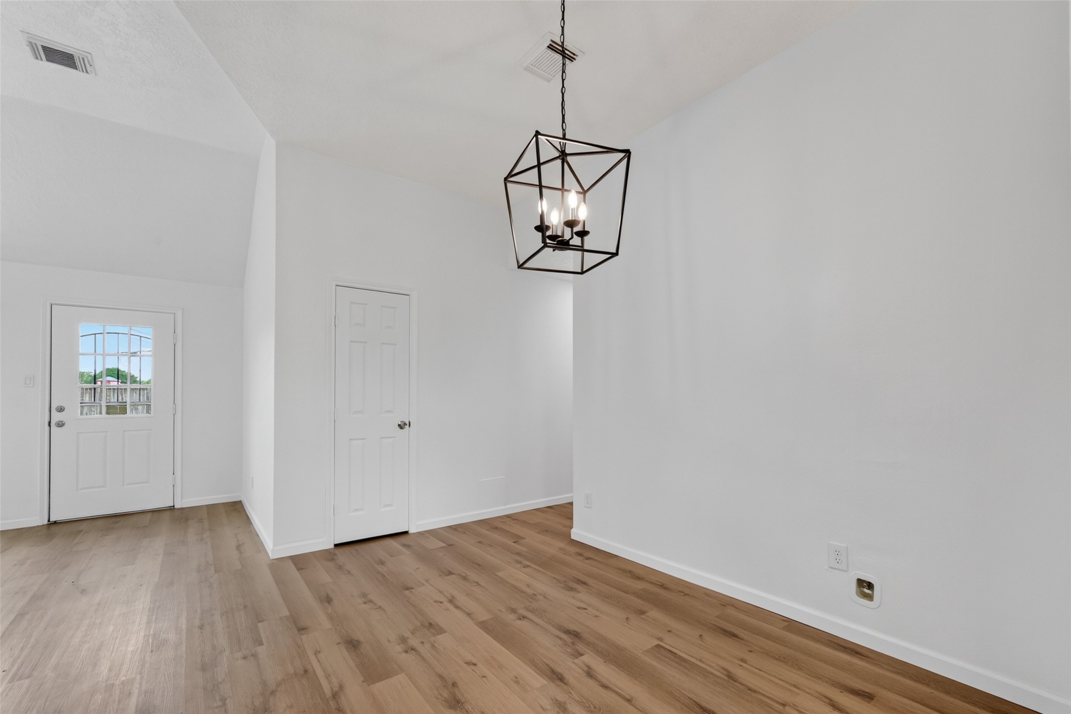 7403 Oak Walk Drive Property Photo 12