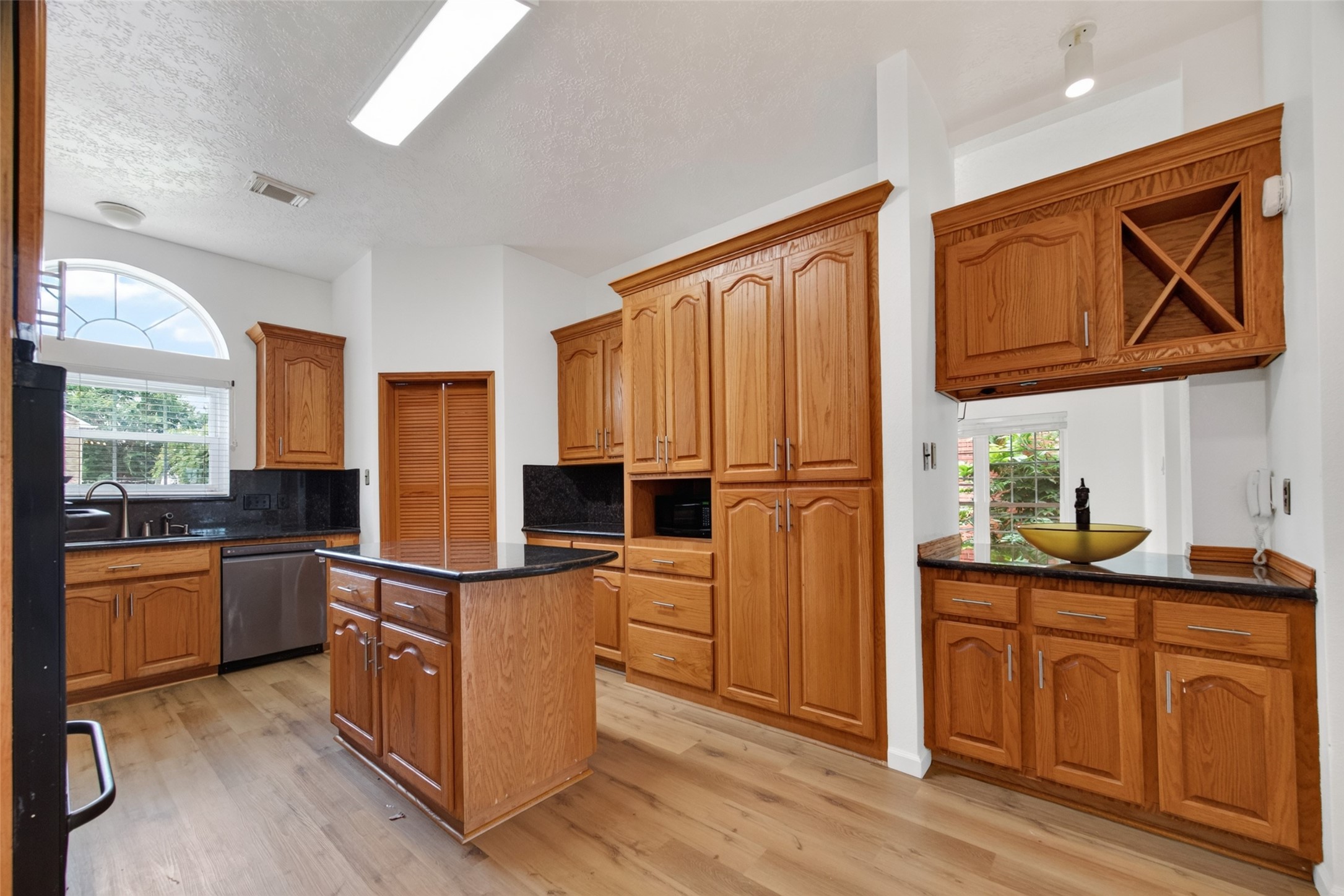 7403 Oak Walk Drive Property Photo 14