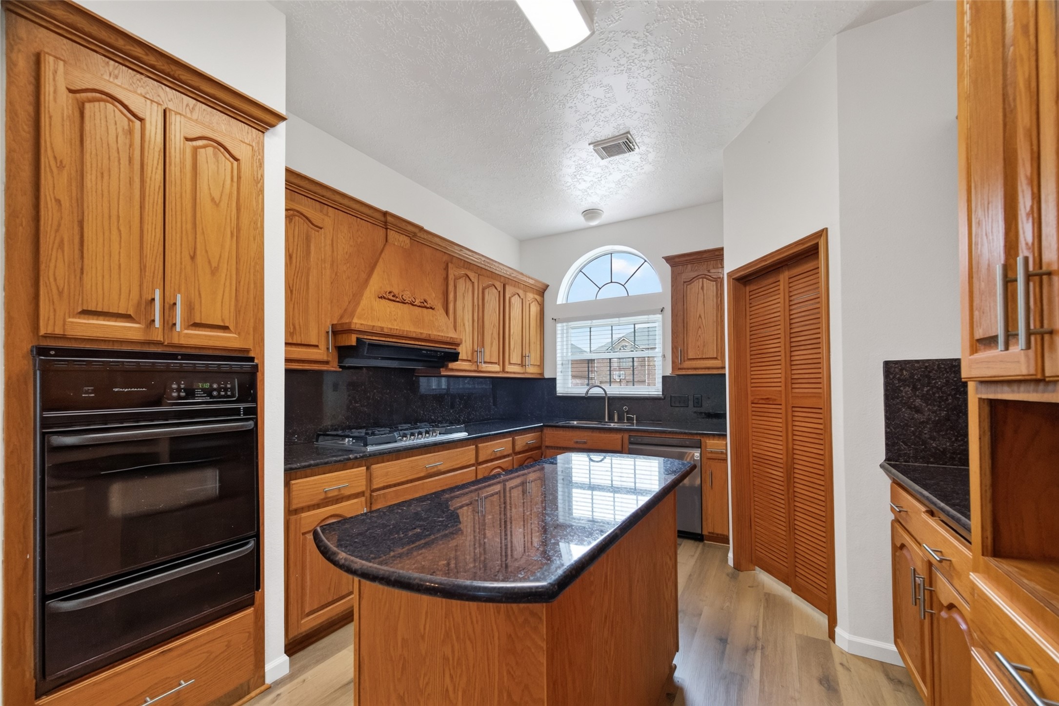 7403 Oak Walk Drive Property Photo 15