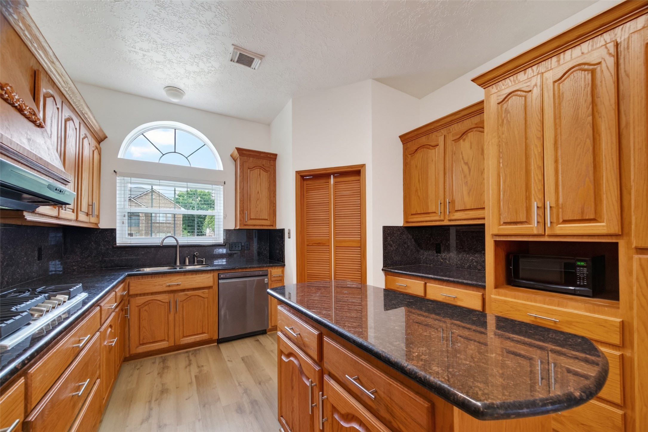 7403 Oak Walk Drive Property Photo 16