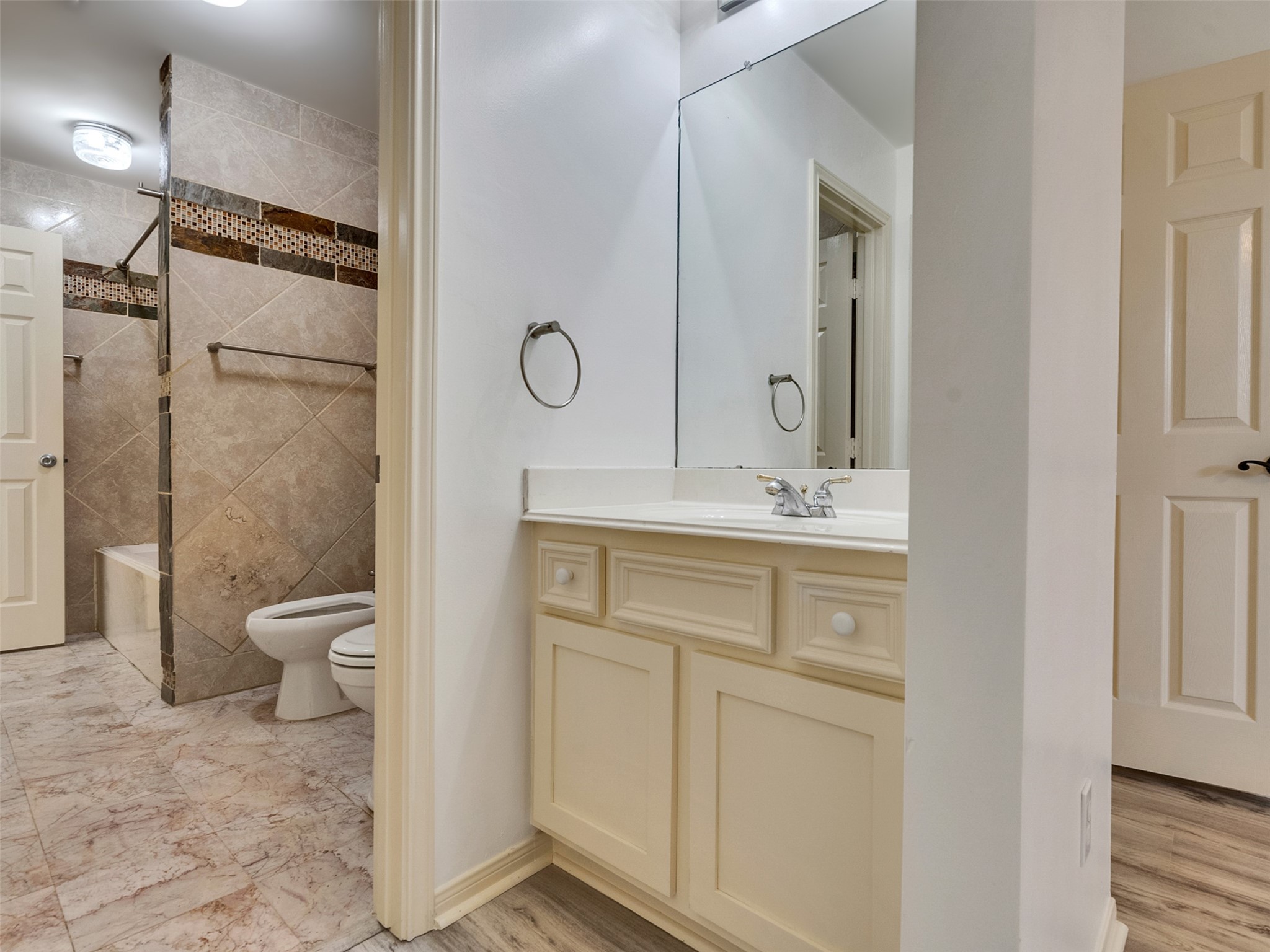 11423 Birchwood Drive Property Photo 30