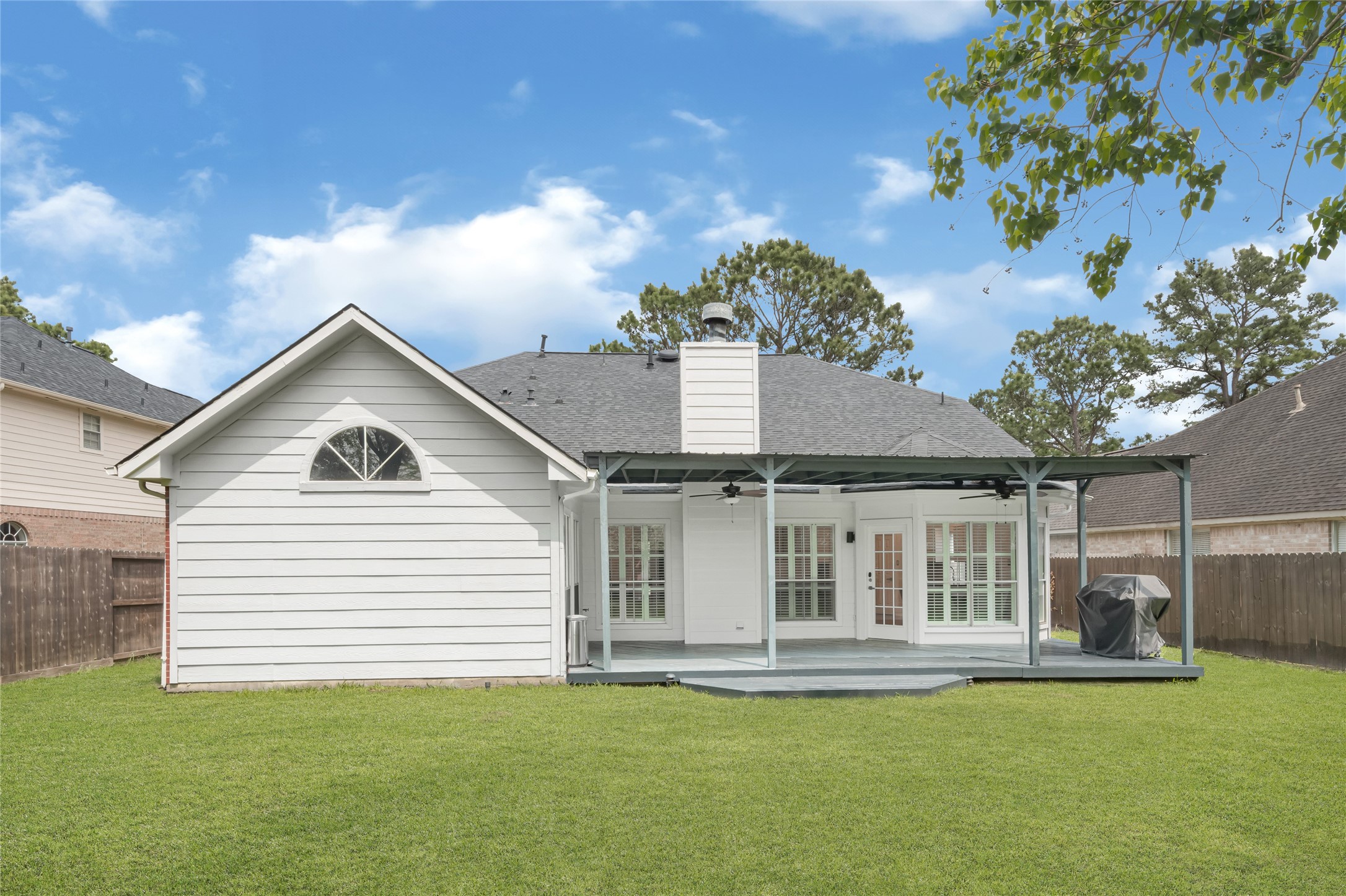 8307 Summer Reef Drive Property Photo 3