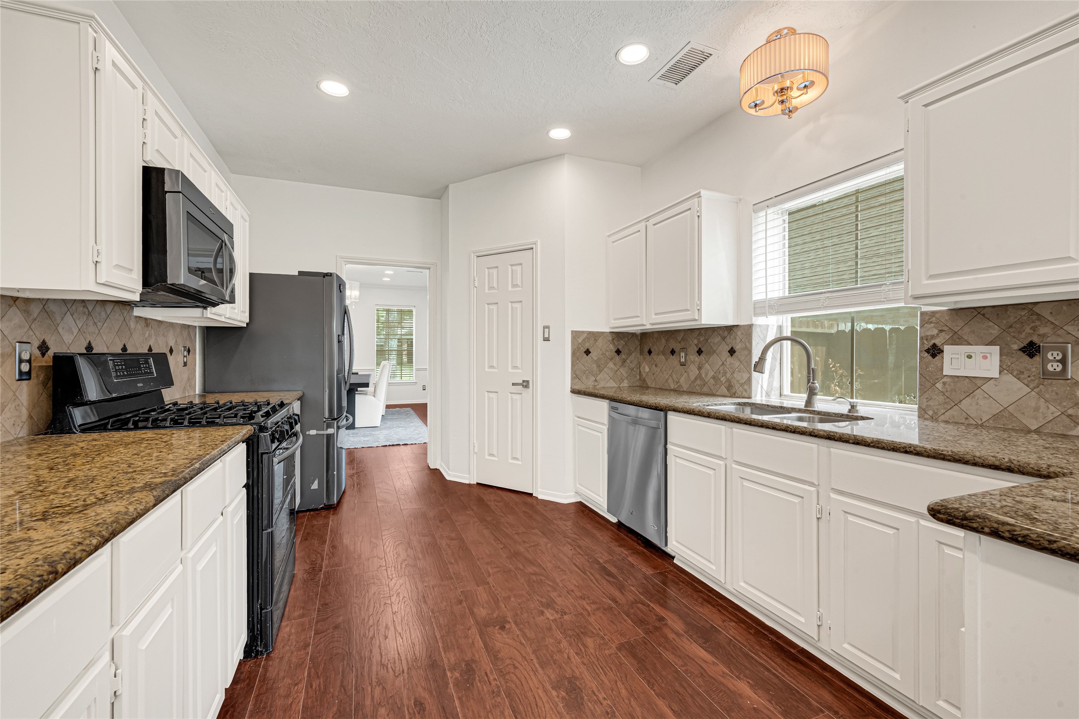 8307 Summer Reef Drive Property Photo 12