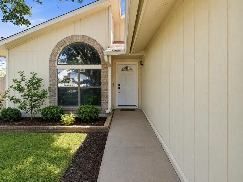7974 Wayside Trail Property Photo 5