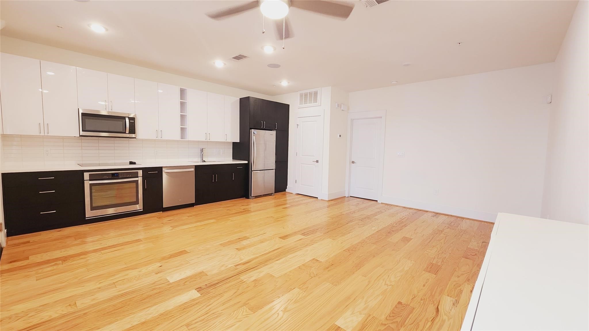 2401 Crawford Street B109 Property Photo 5