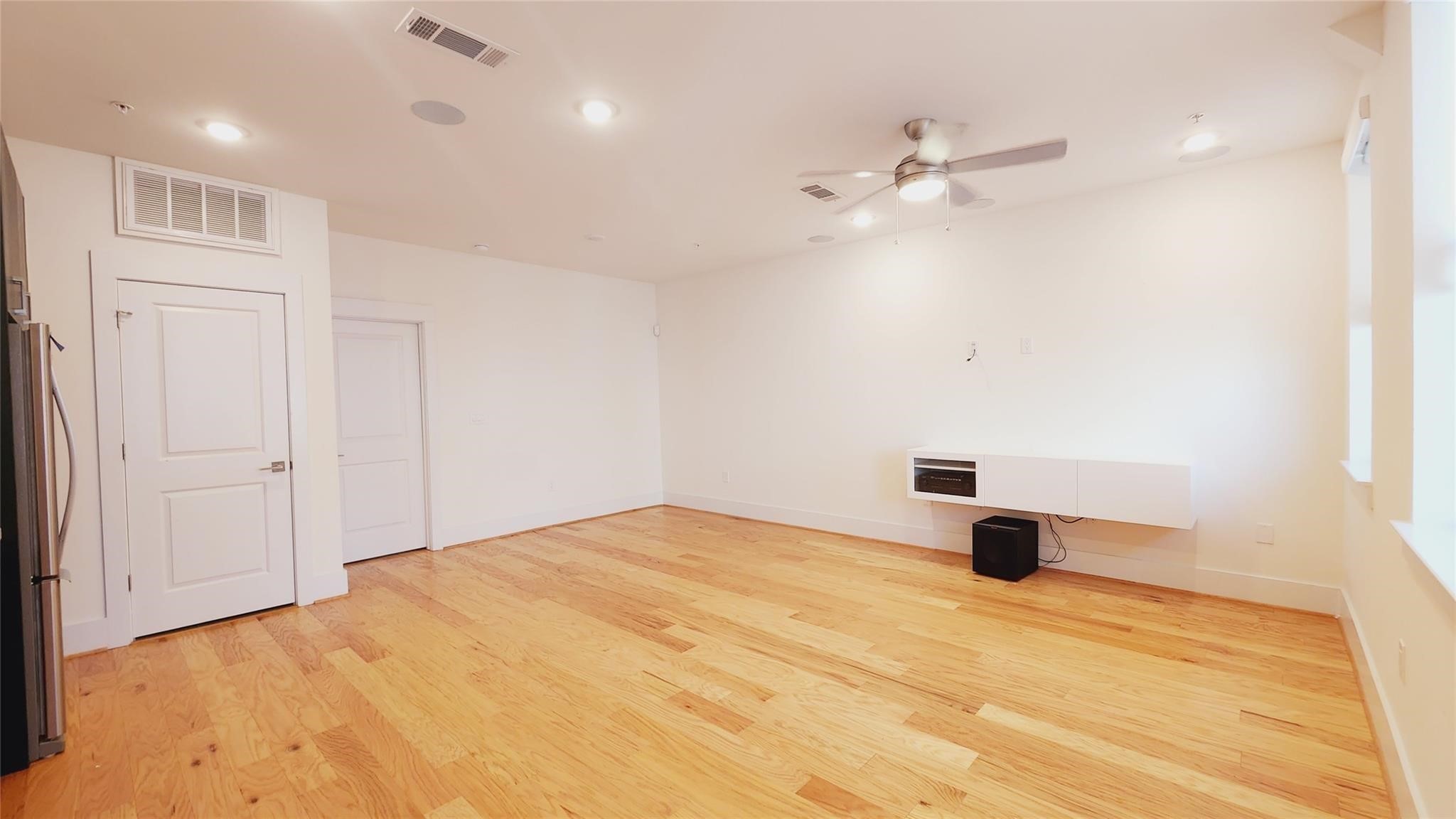 2401 Crawford Street B109 Property Photo 6