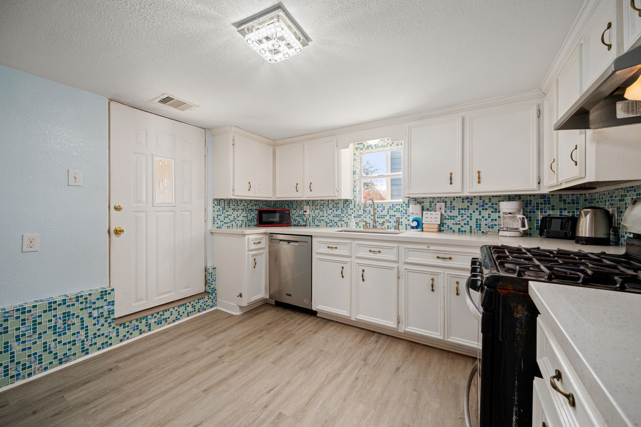 3723 Avenue S Property Photo 11