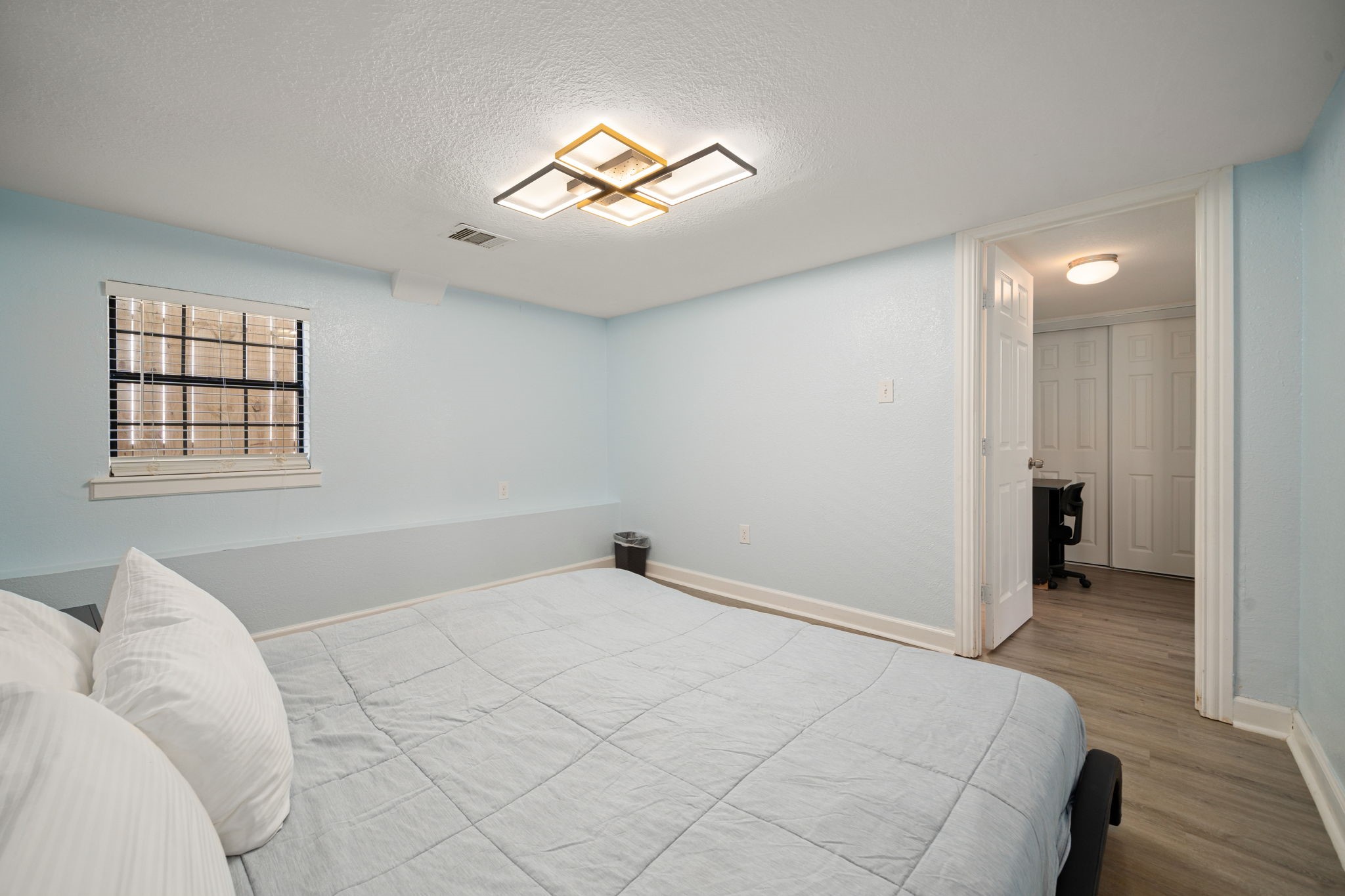 3723 Avenue S Property Photo 15