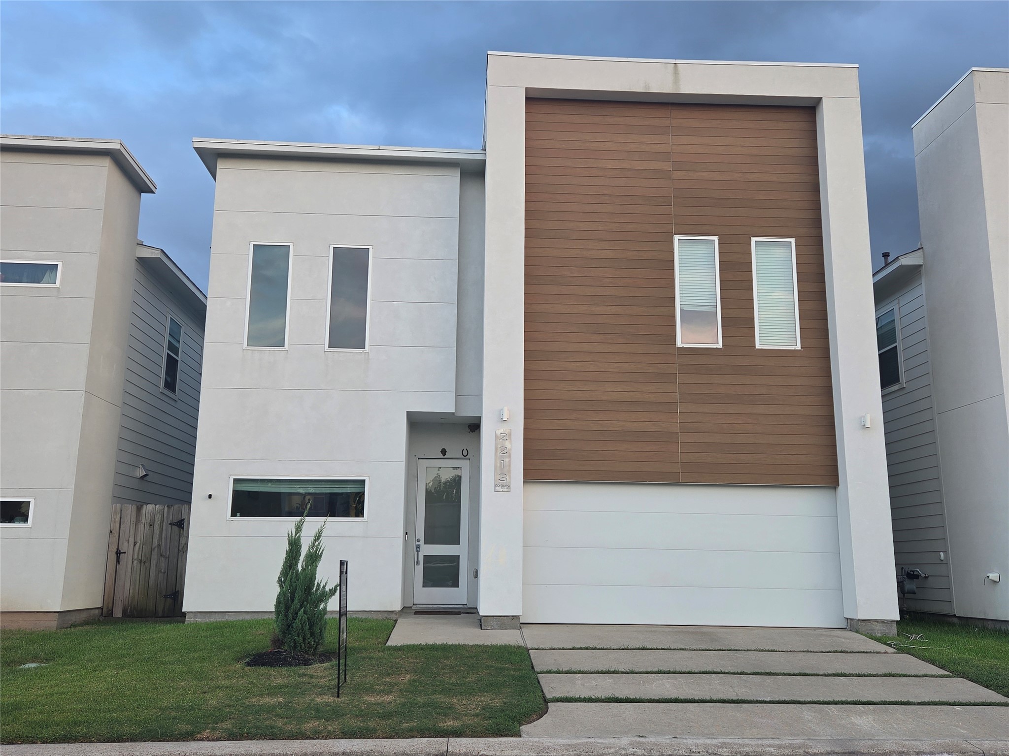 2213 Padron Place Property Photo 1