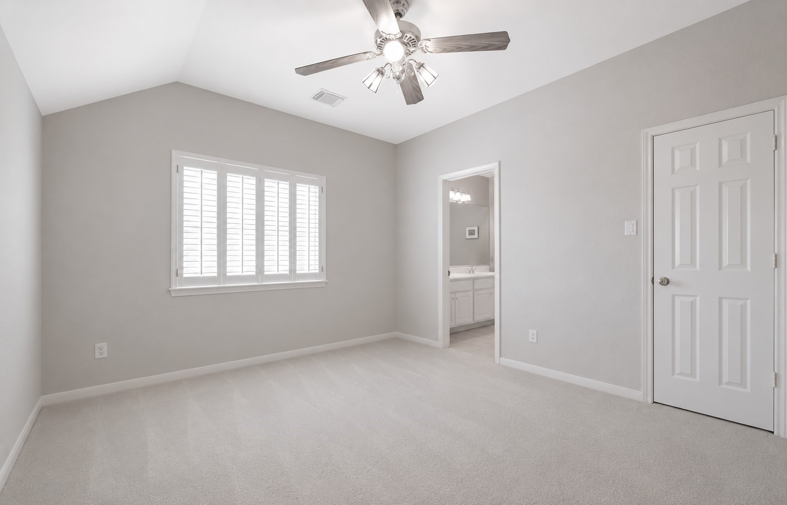 1303 Red Oak Court Property Photo 20