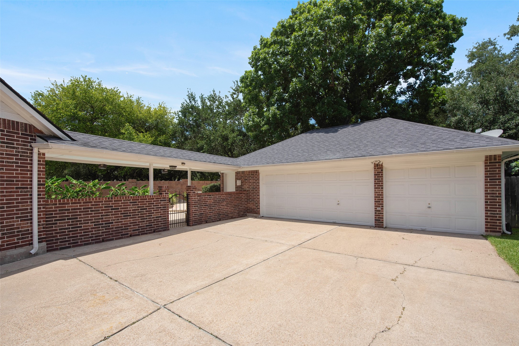 1303 Red Oak Court Property Photo 23