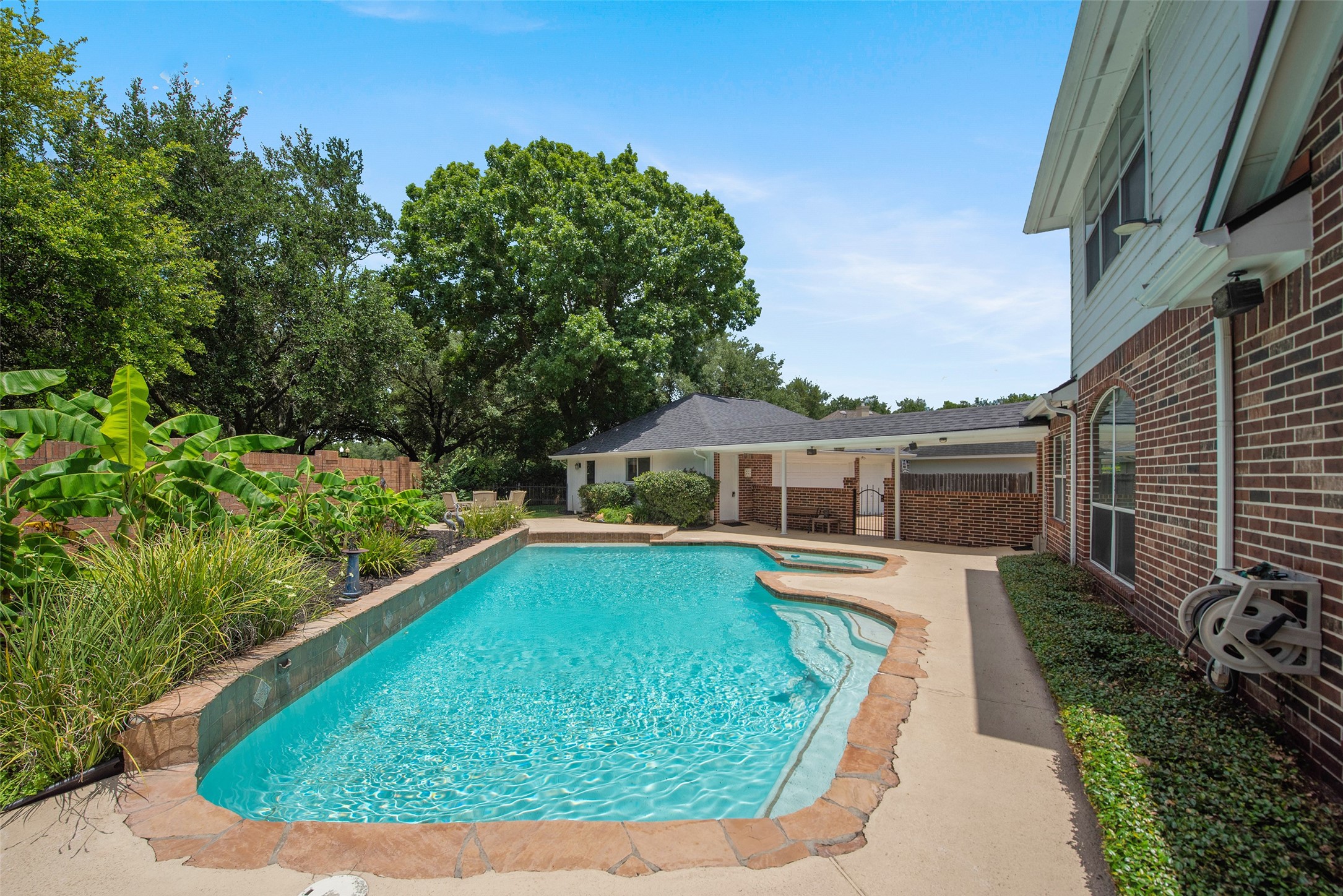 1303 Red Oak Court Property Photo 26