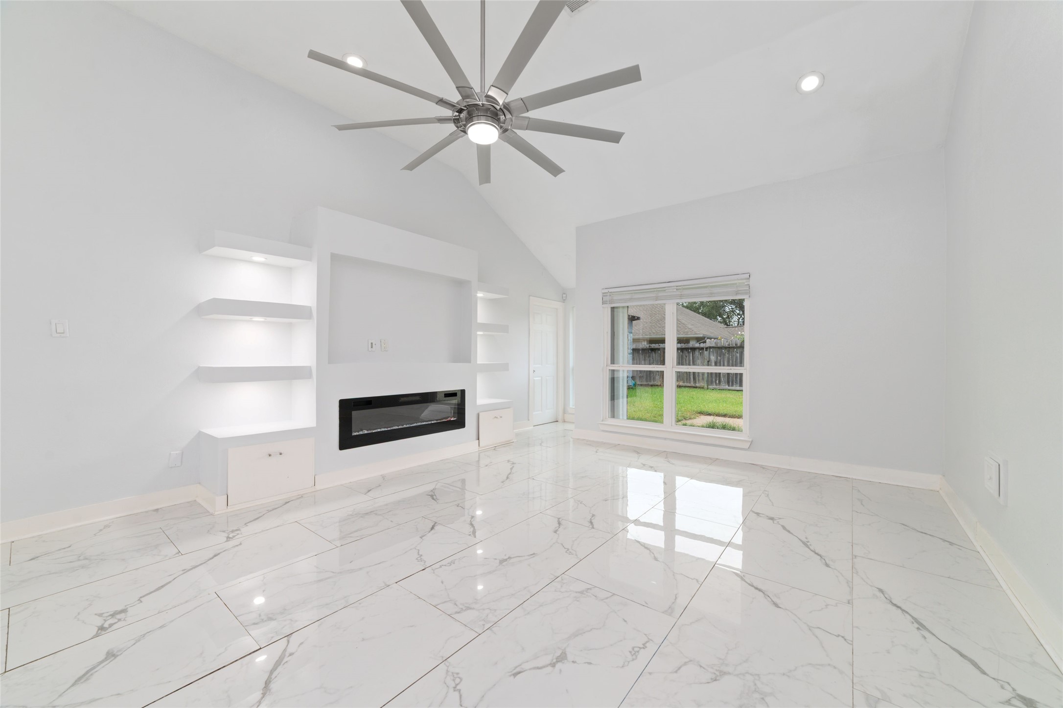 16806 Carbridge Drive Property Photo 4