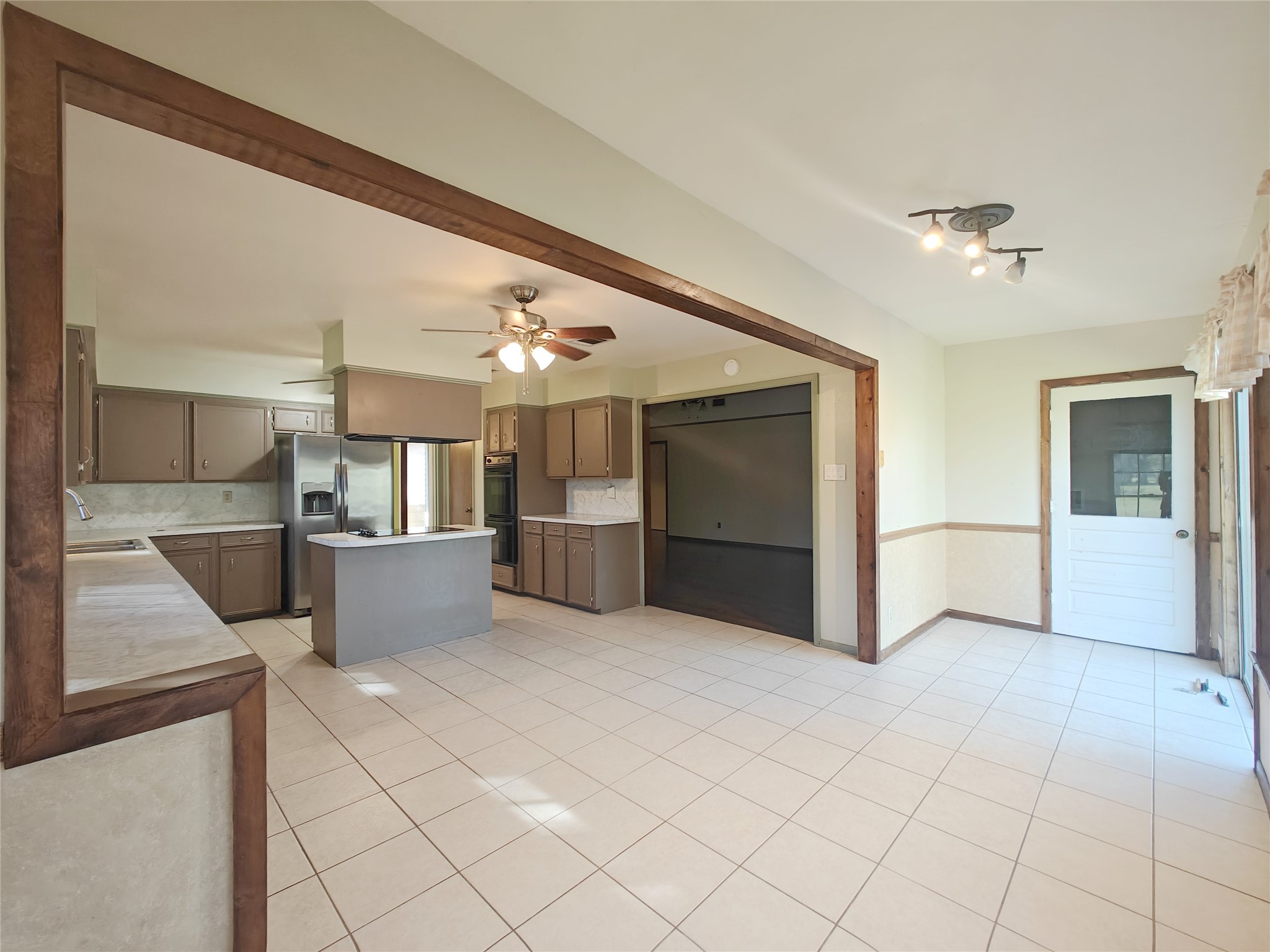 15606 Pinedell Drive Property Photo 7