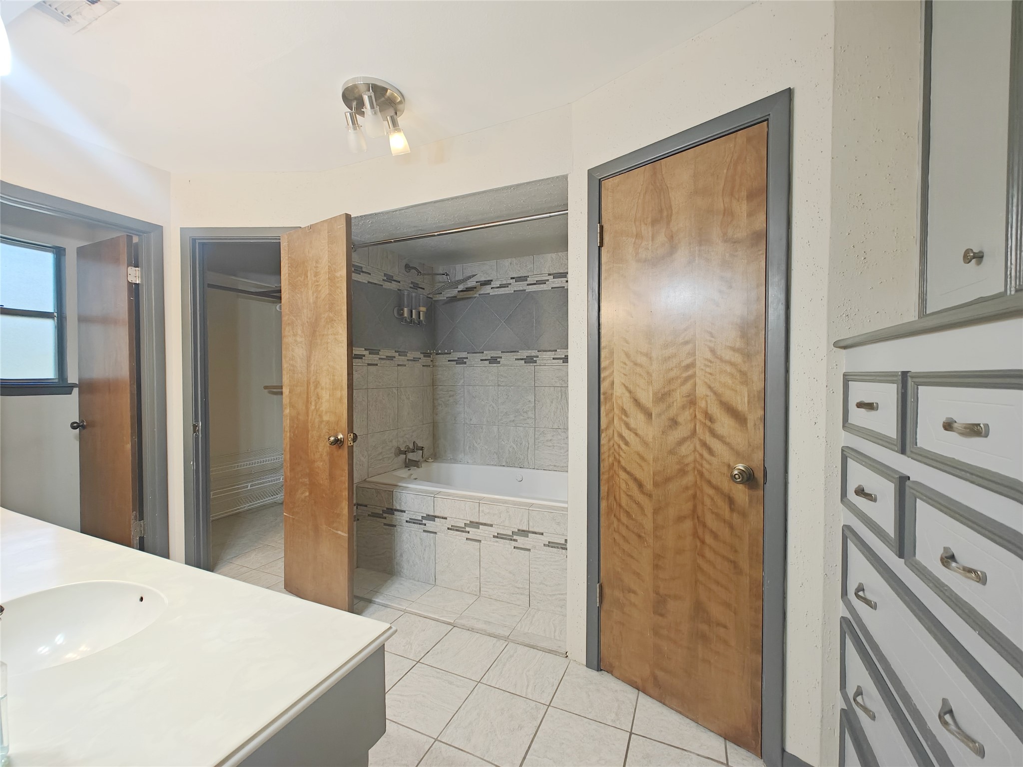 15606 Pinedell Drive Property Photo 16