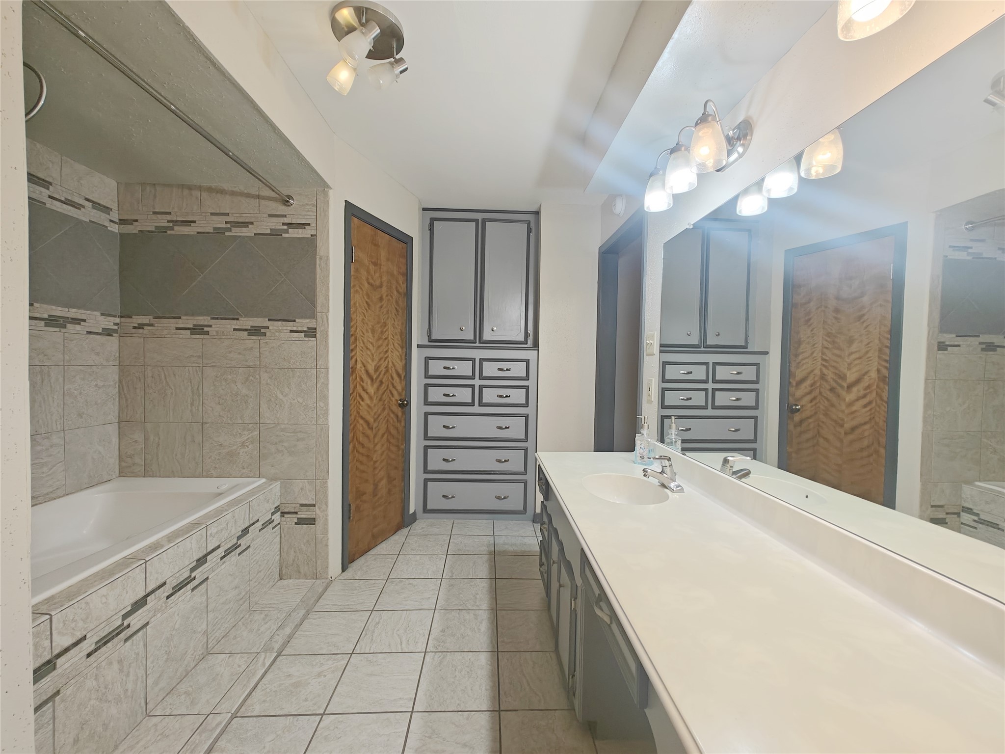 15606 Pinedell Drive Property Photo 19