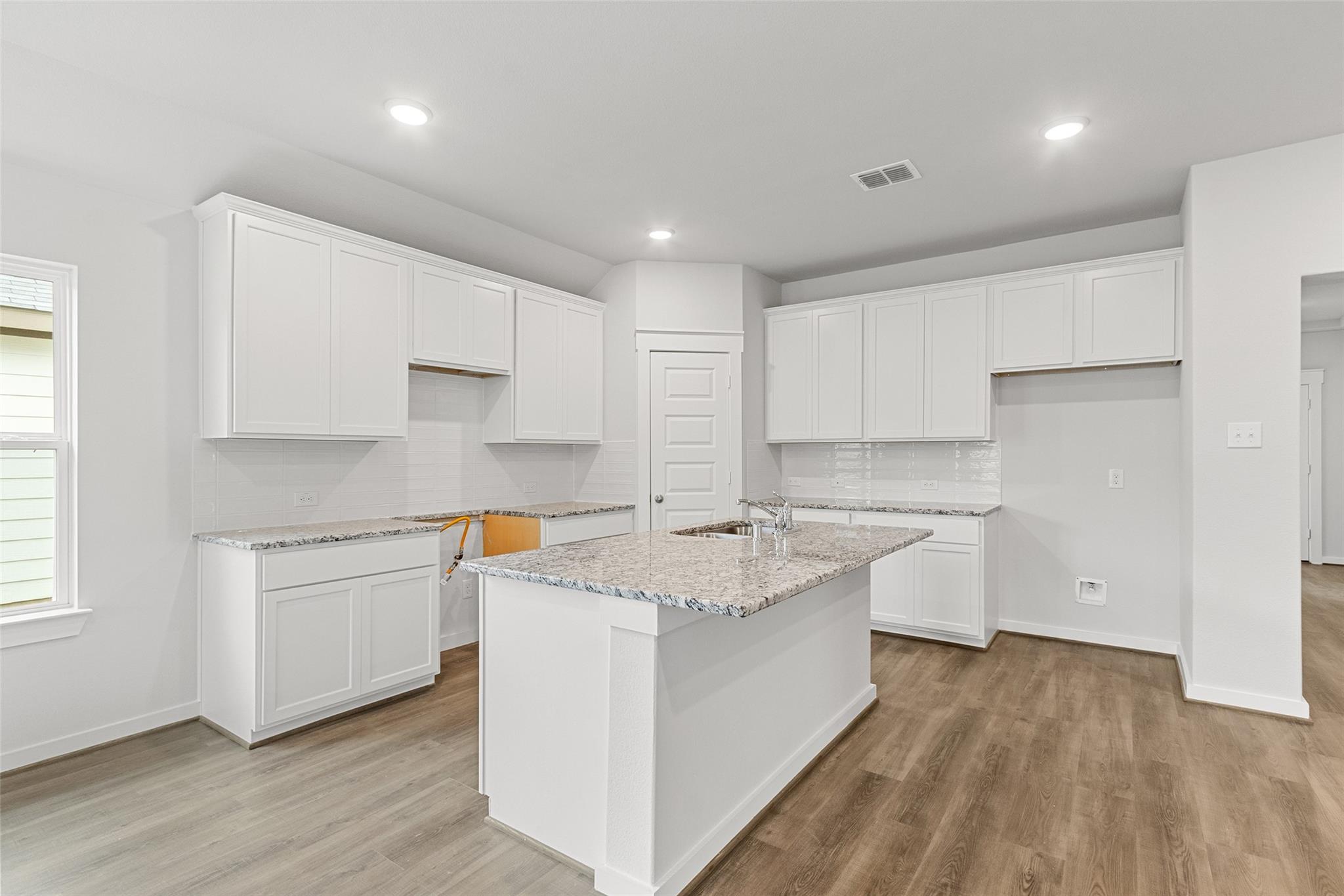 21919 Iris Colony Drive Property Photo 6