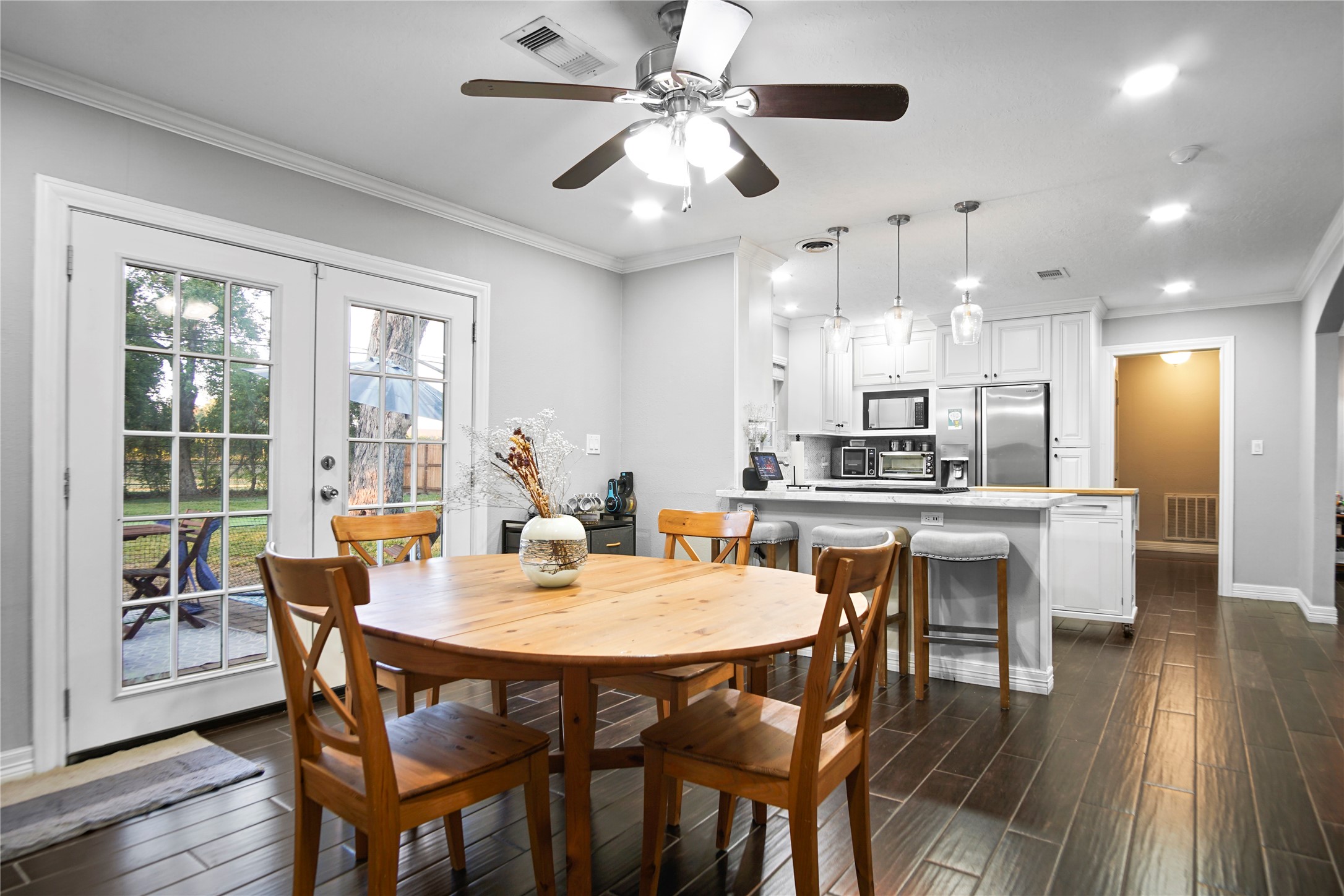 9928 Westview Drive Property Photo 12