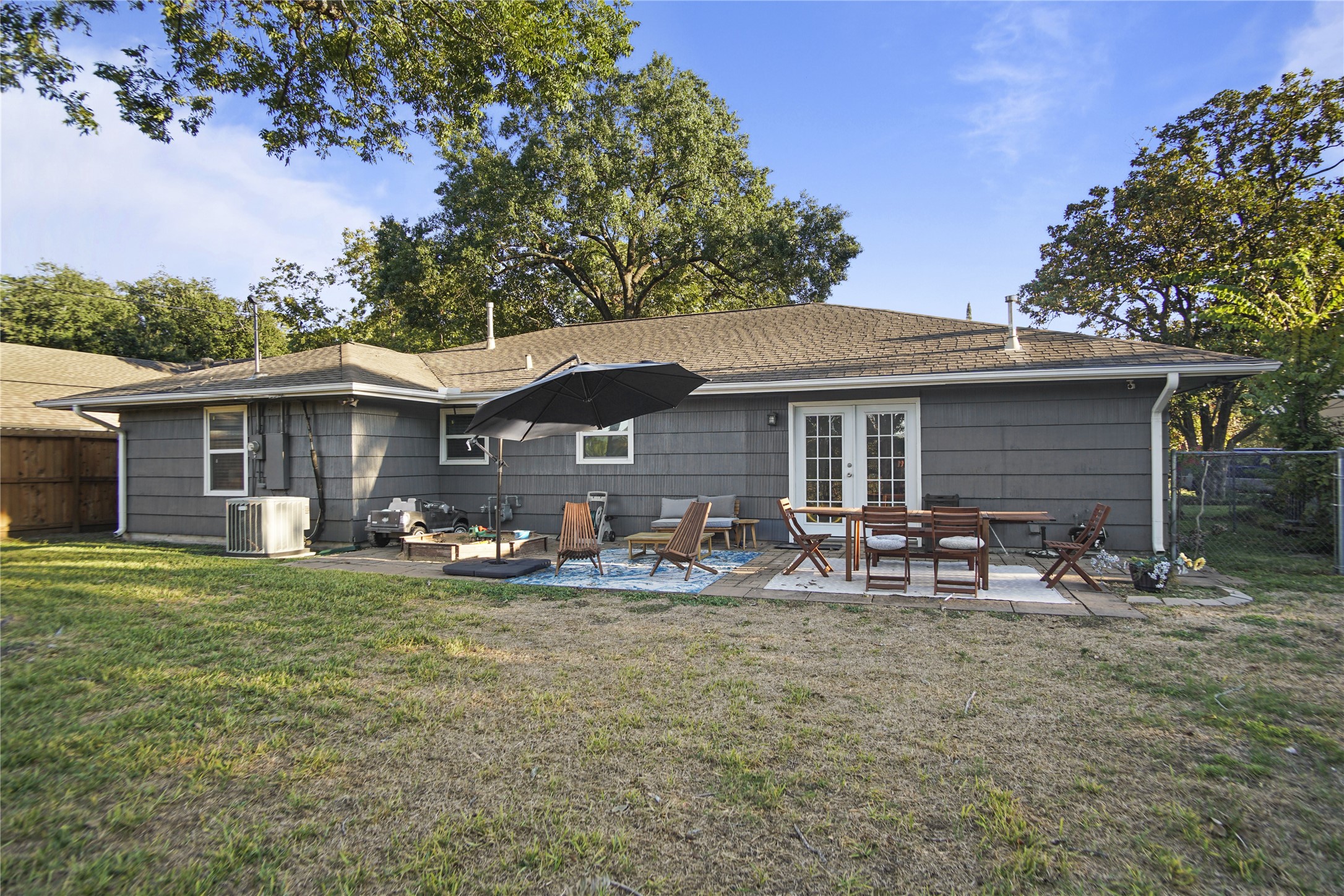 9928 Westview Drive Property Photo 16
