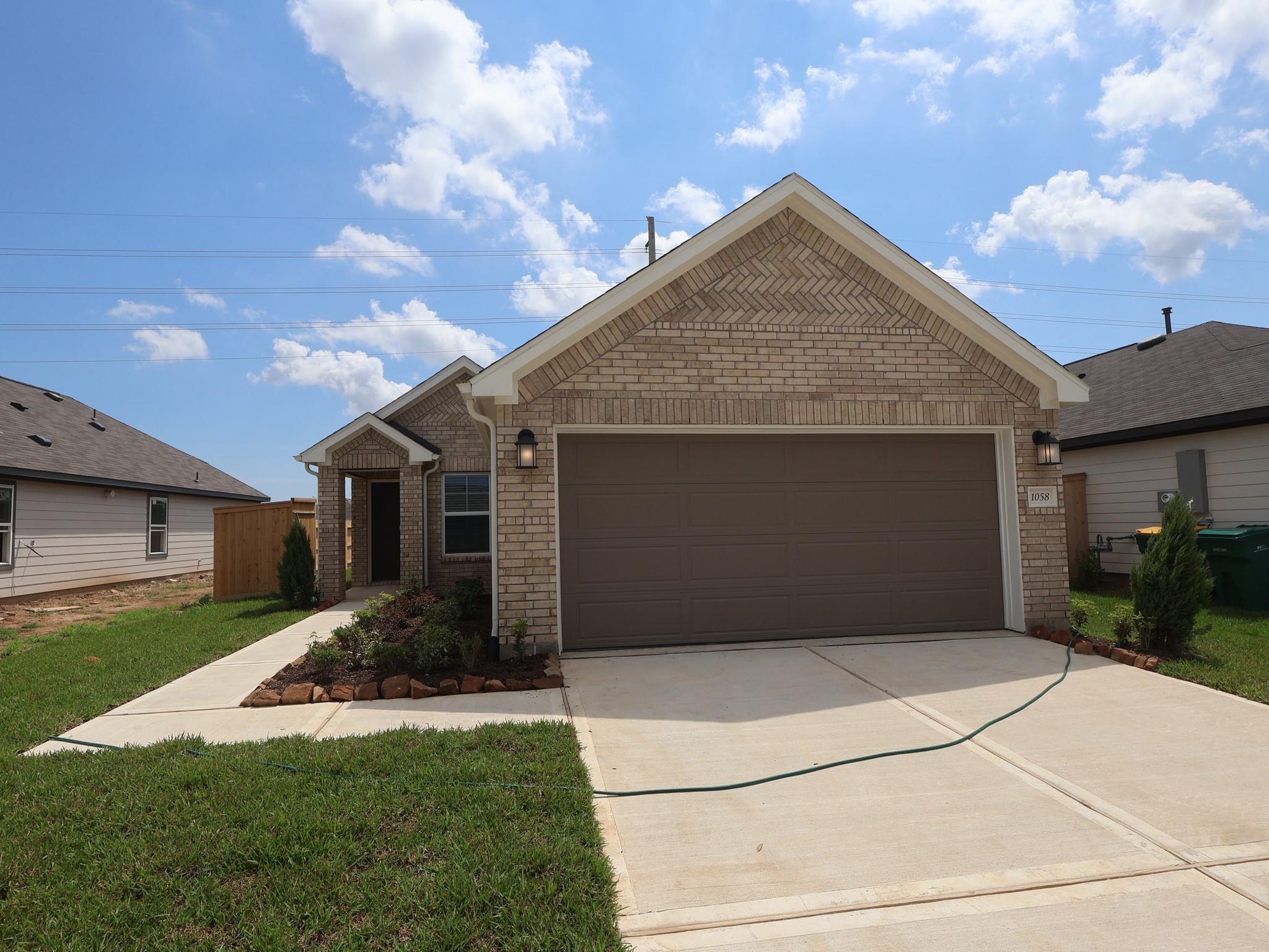 1058 Garnet Star Drive, La Marque TX 77568 Property Photo 1