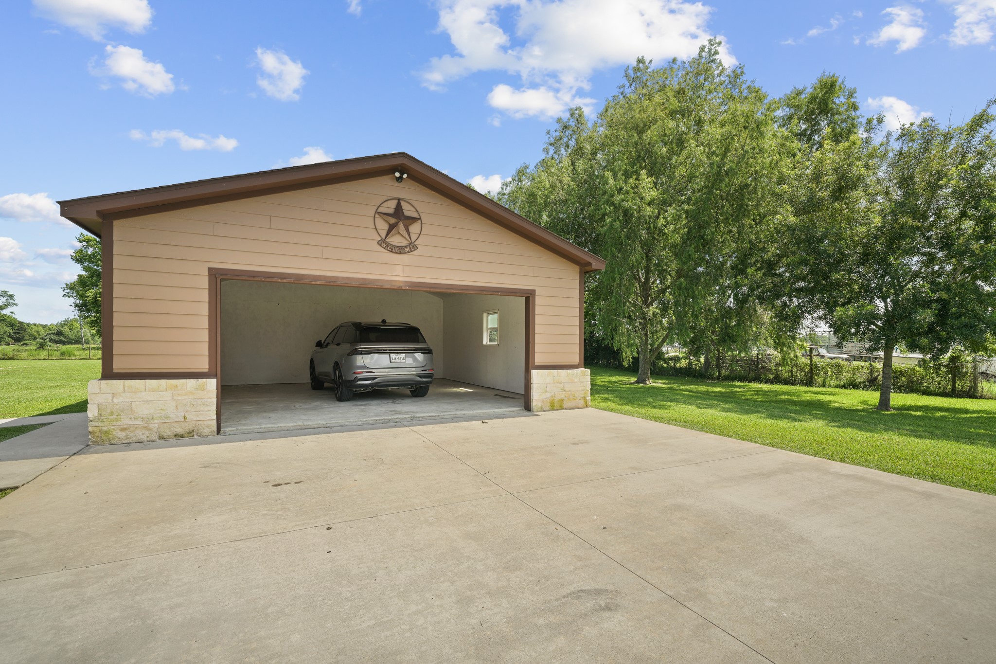 11021 32nd Street Property Photo 7