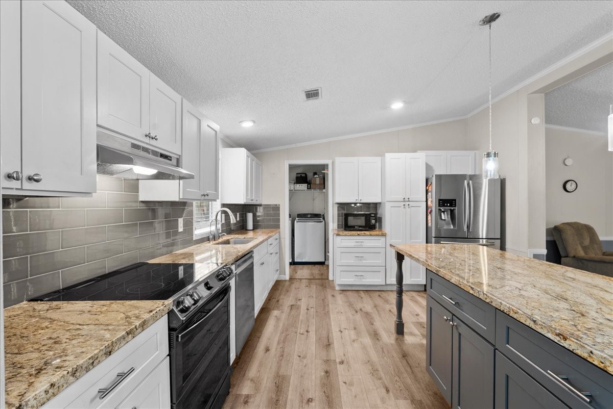 21606 Hagilbert Court Property Photo 8