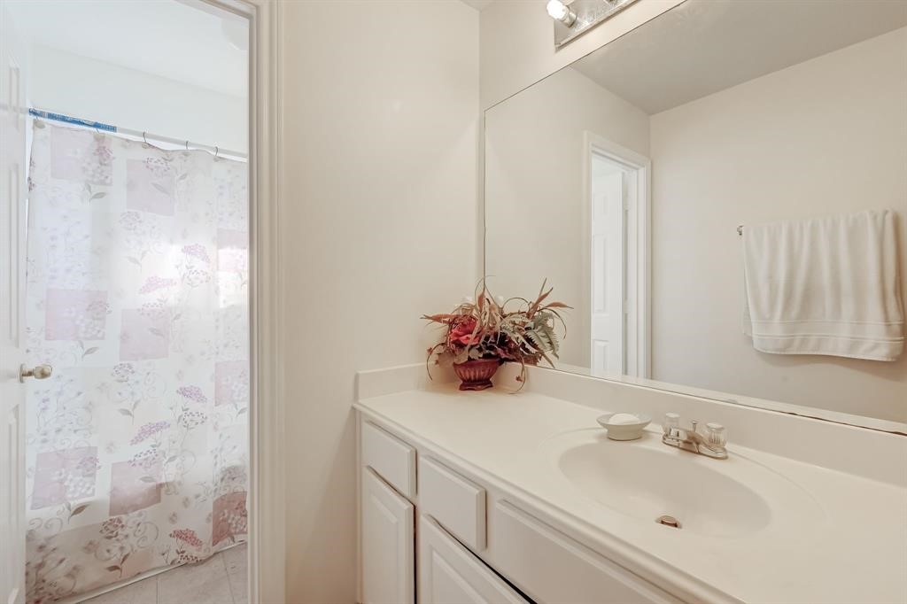 2519 Glenholly Park Drive Property Photo 12