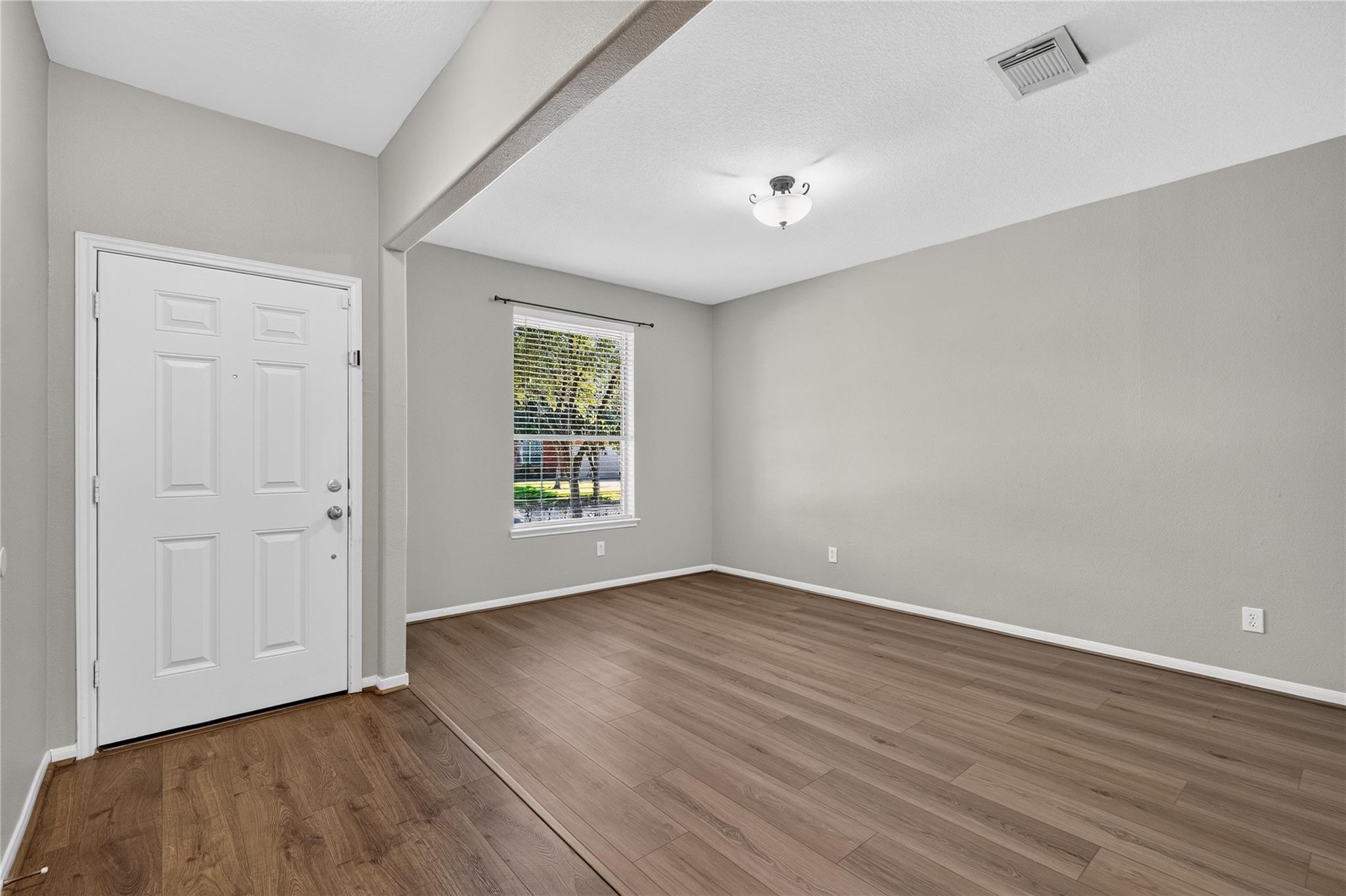 26418 Richwood Oaks Drive Property Photo 7