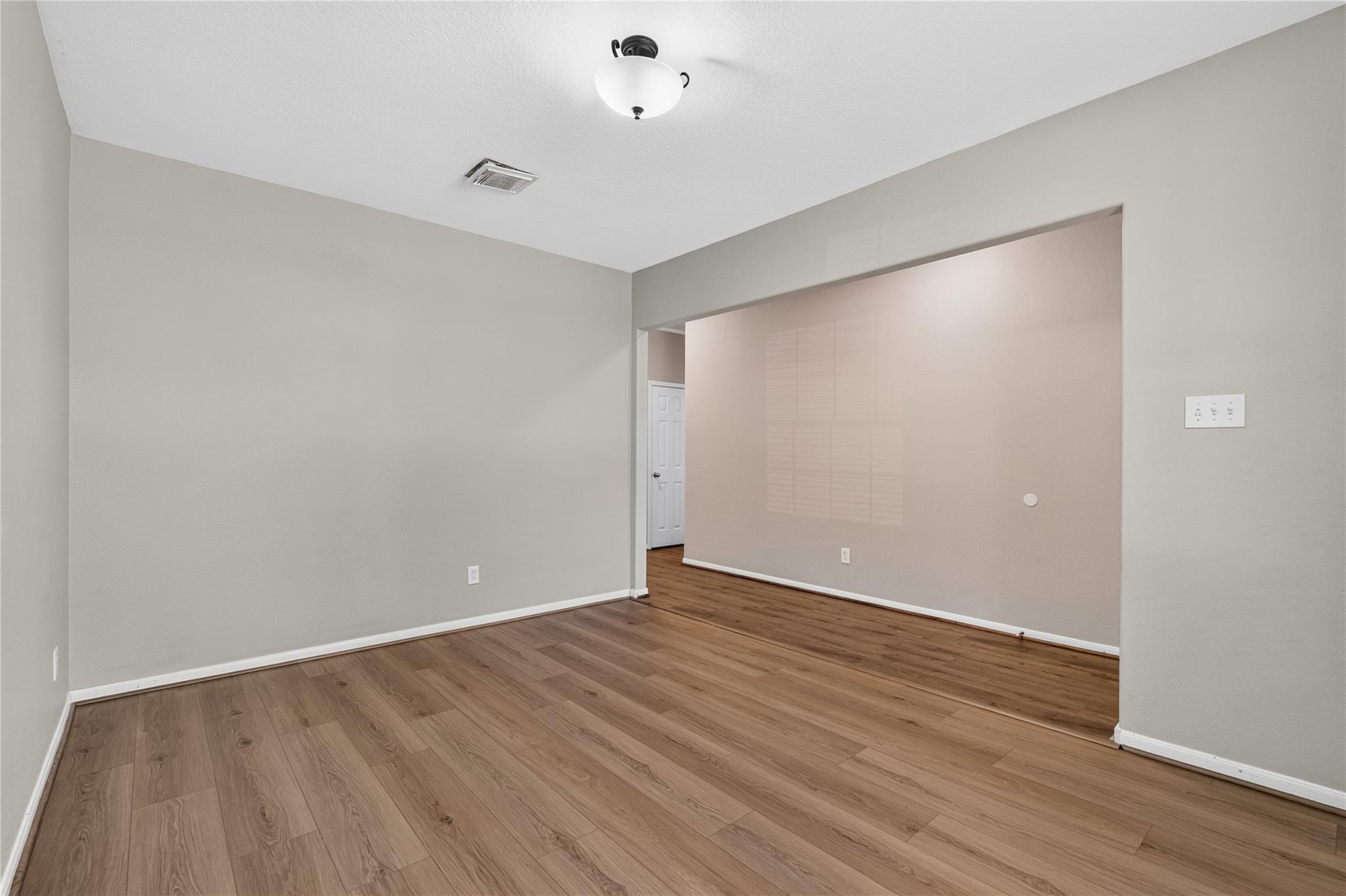 26418 Richwood Oaks Drive Property Photo 8