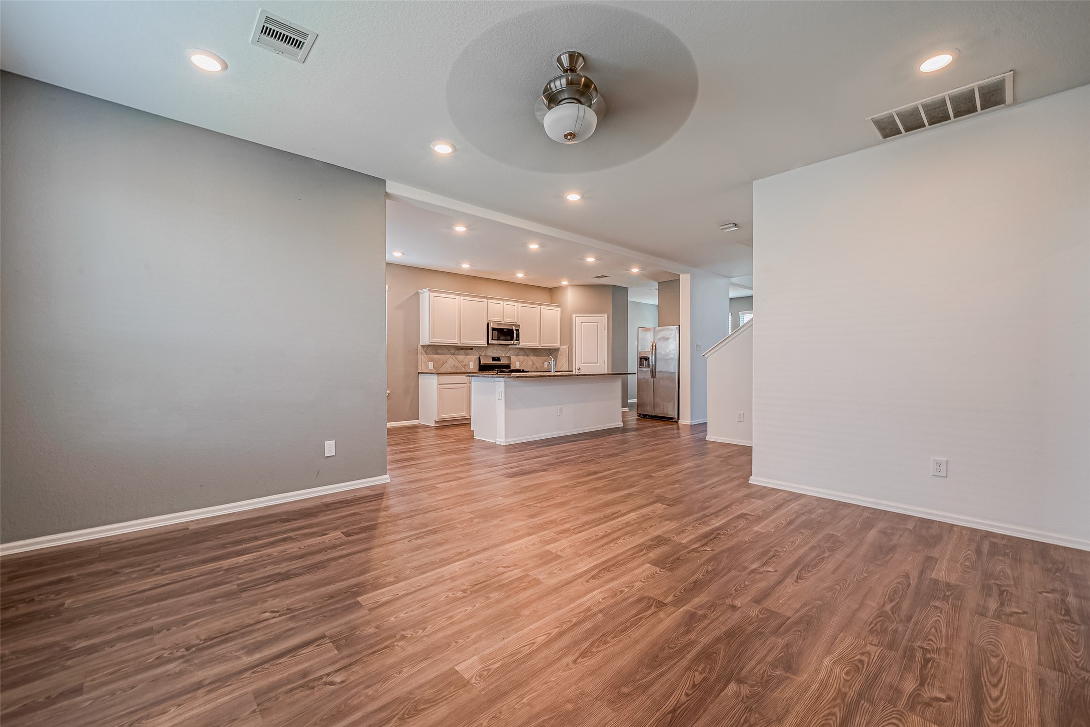 7603 Rainy Valley Lane Property Photo 4