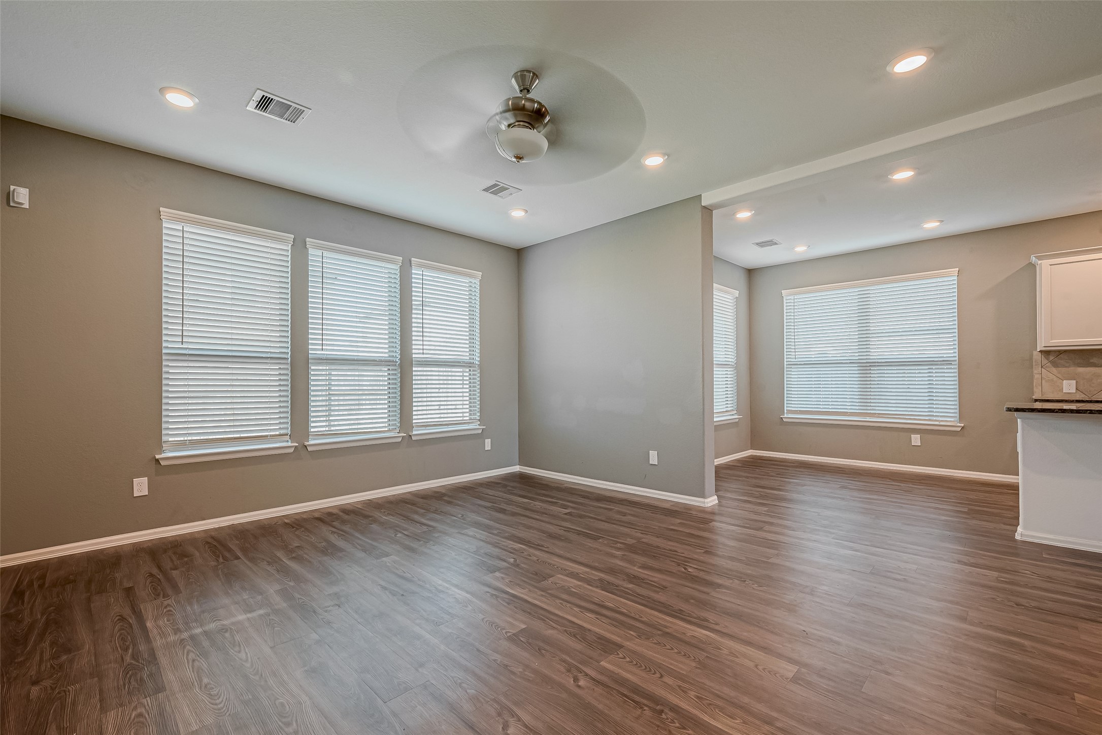 7603 Rainy Valley Lane Property Photo 5
