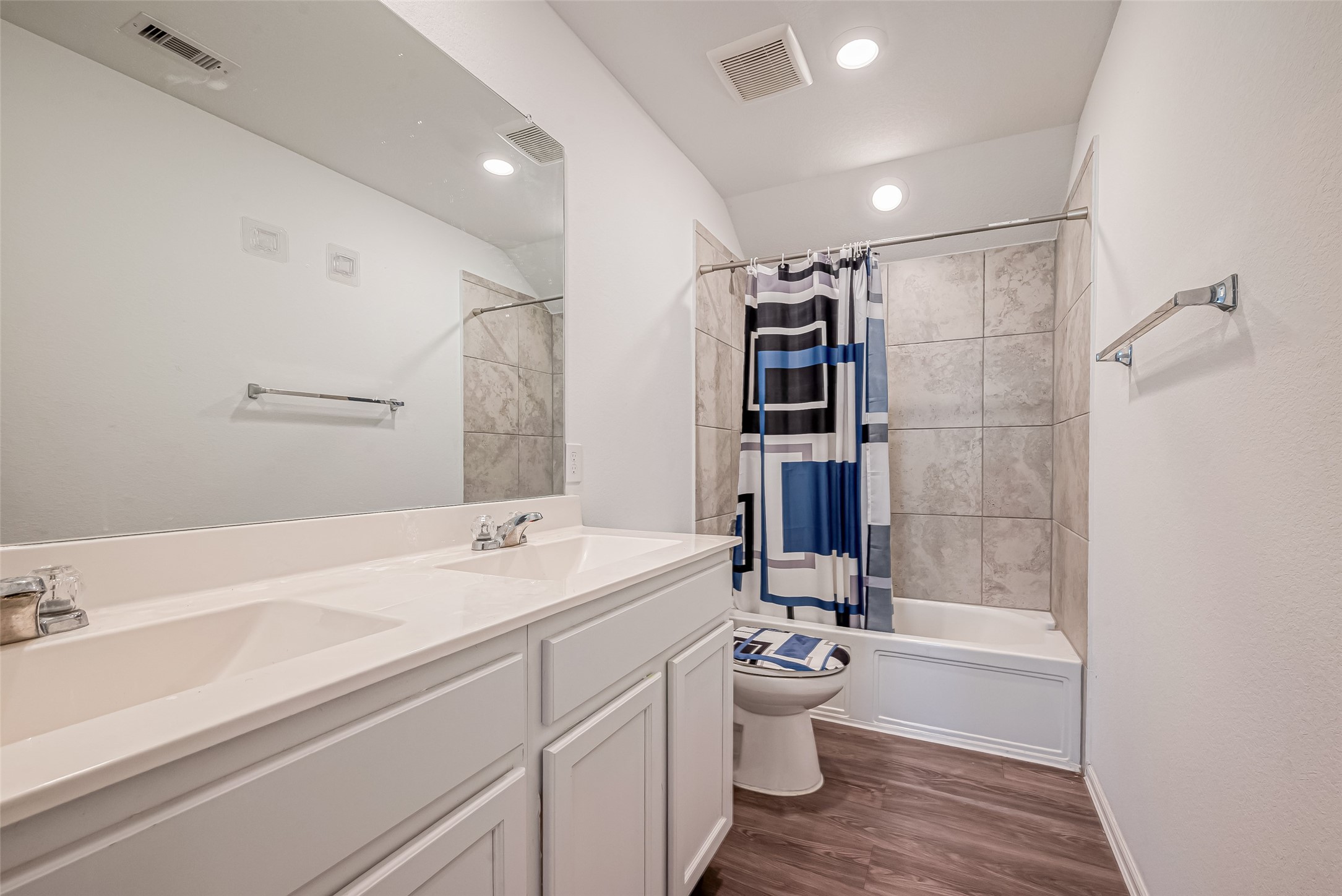7603 Rainy Valley Lane Property Photo 17