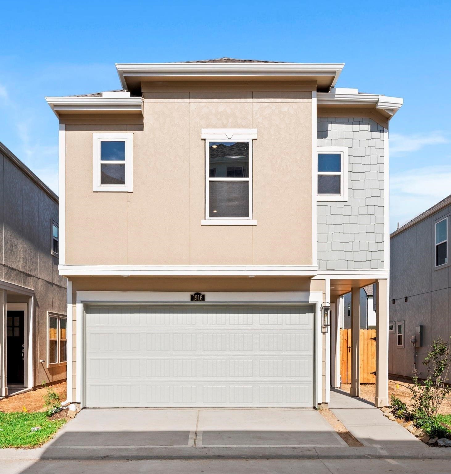 1916 Huntly Chase Drive Property Photo 1