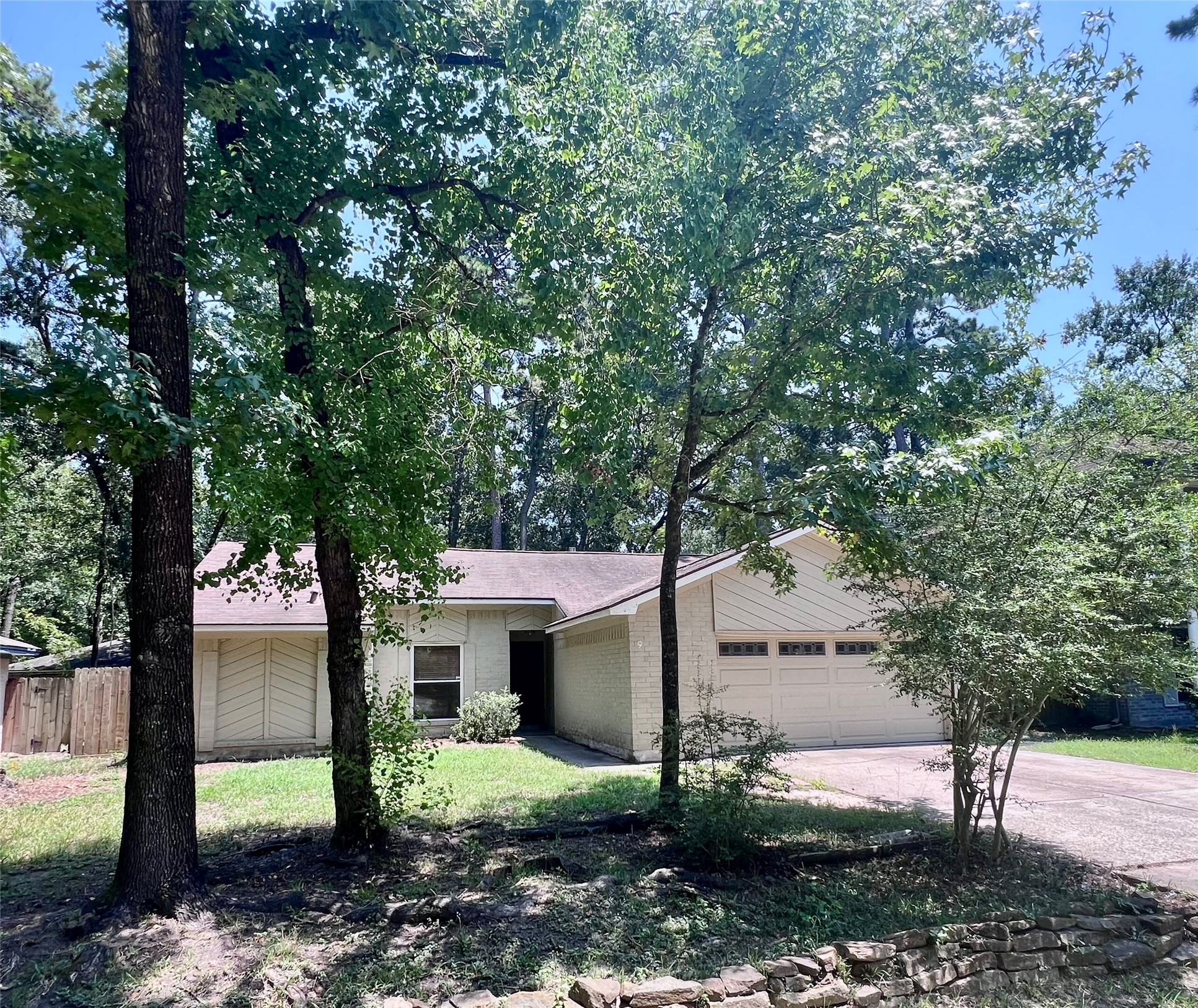 9 N Deerfoot Circle Property Photo 1