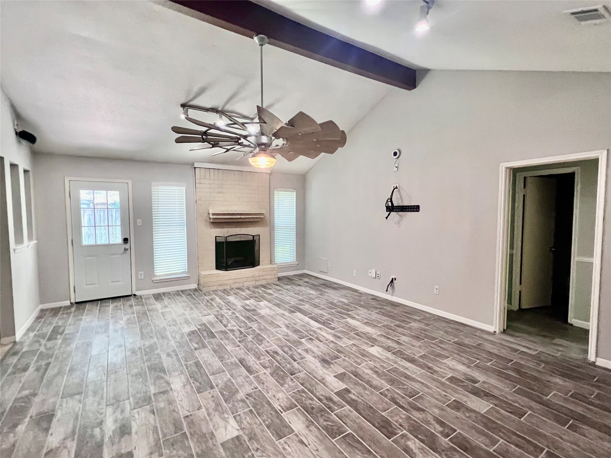 9 N Deerfoot Circle Property Photo 3