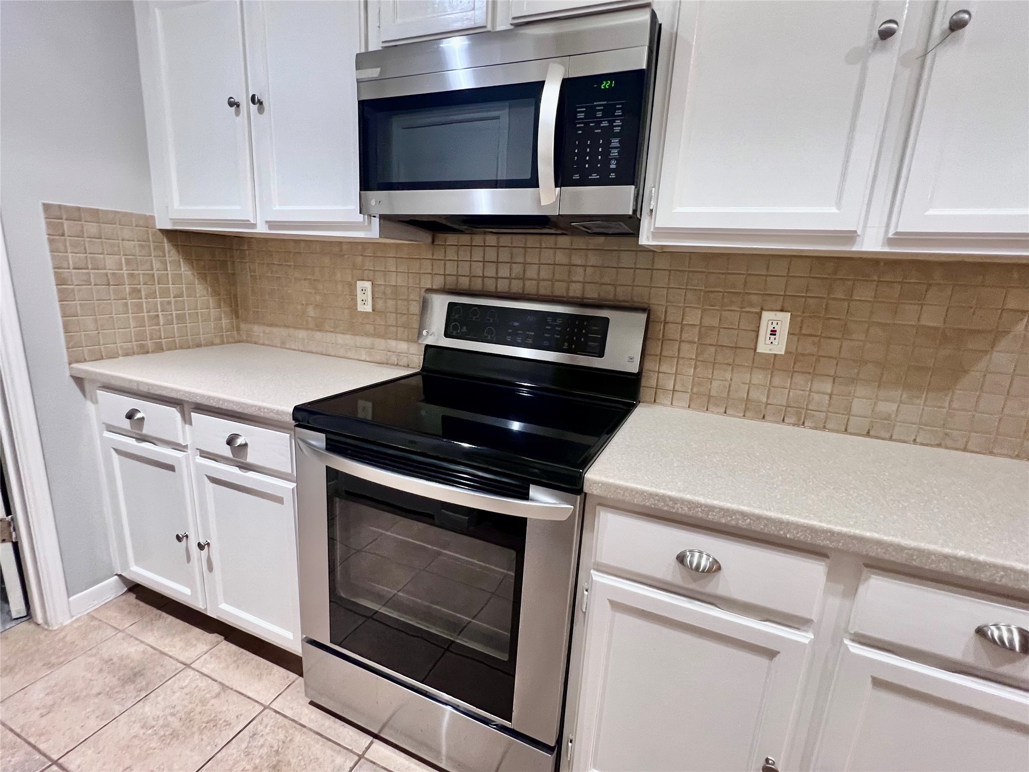9 N Deerfoot Circle Property Photo 6