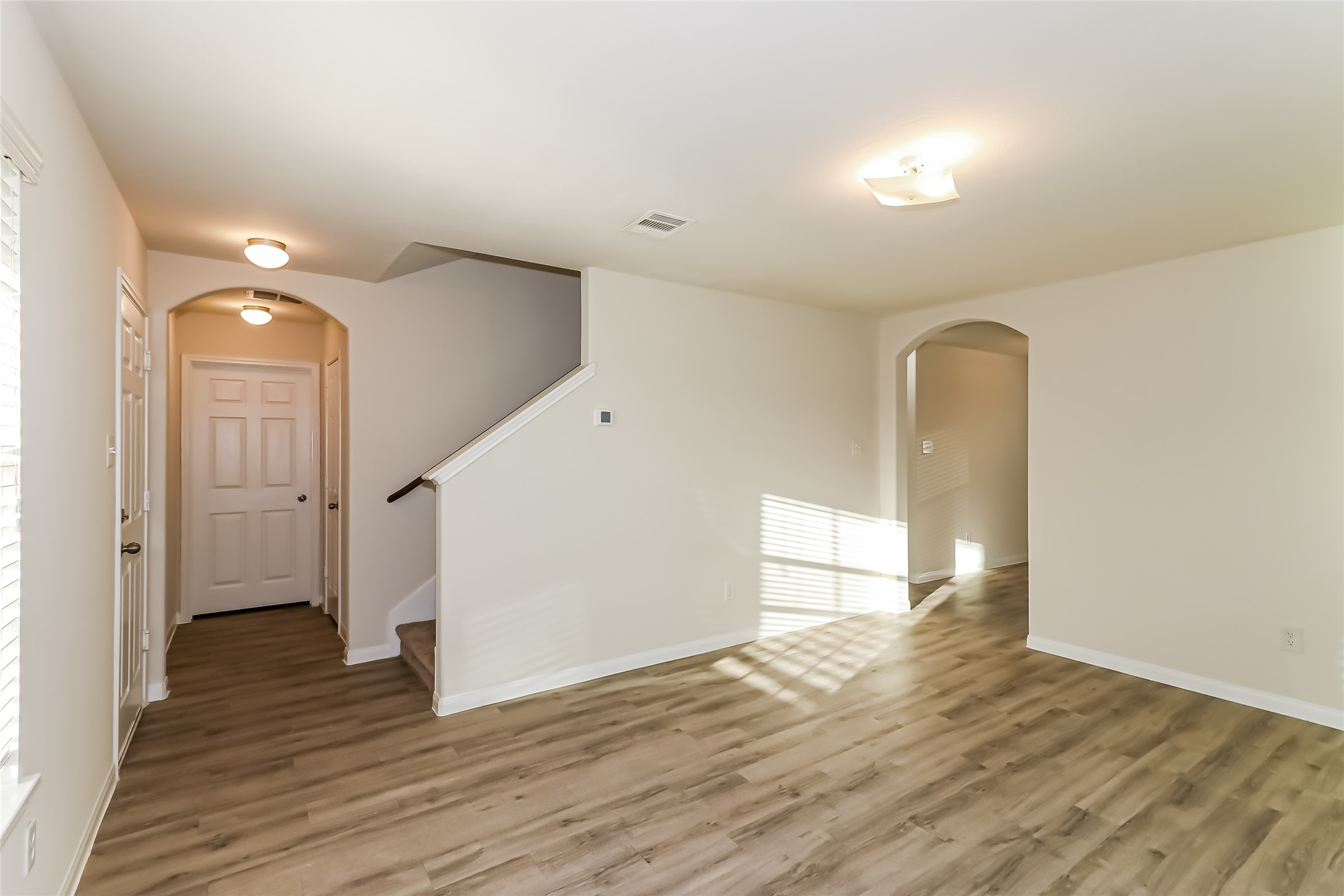 5523 Latta Plantation Drive Property Photo 3
