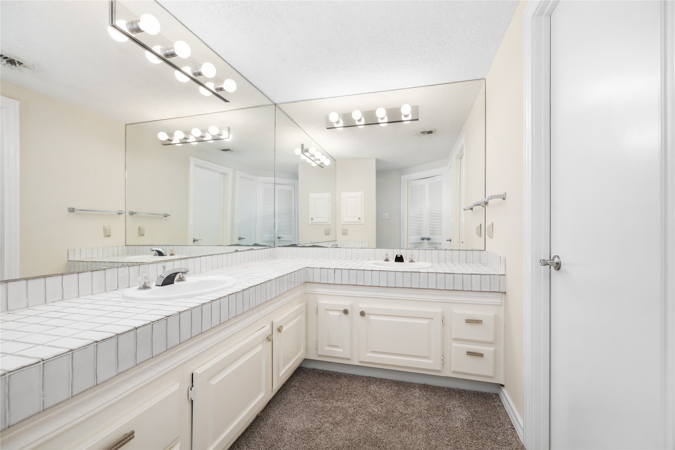 14655 Champion Forest Drive 302 Property Photo 17