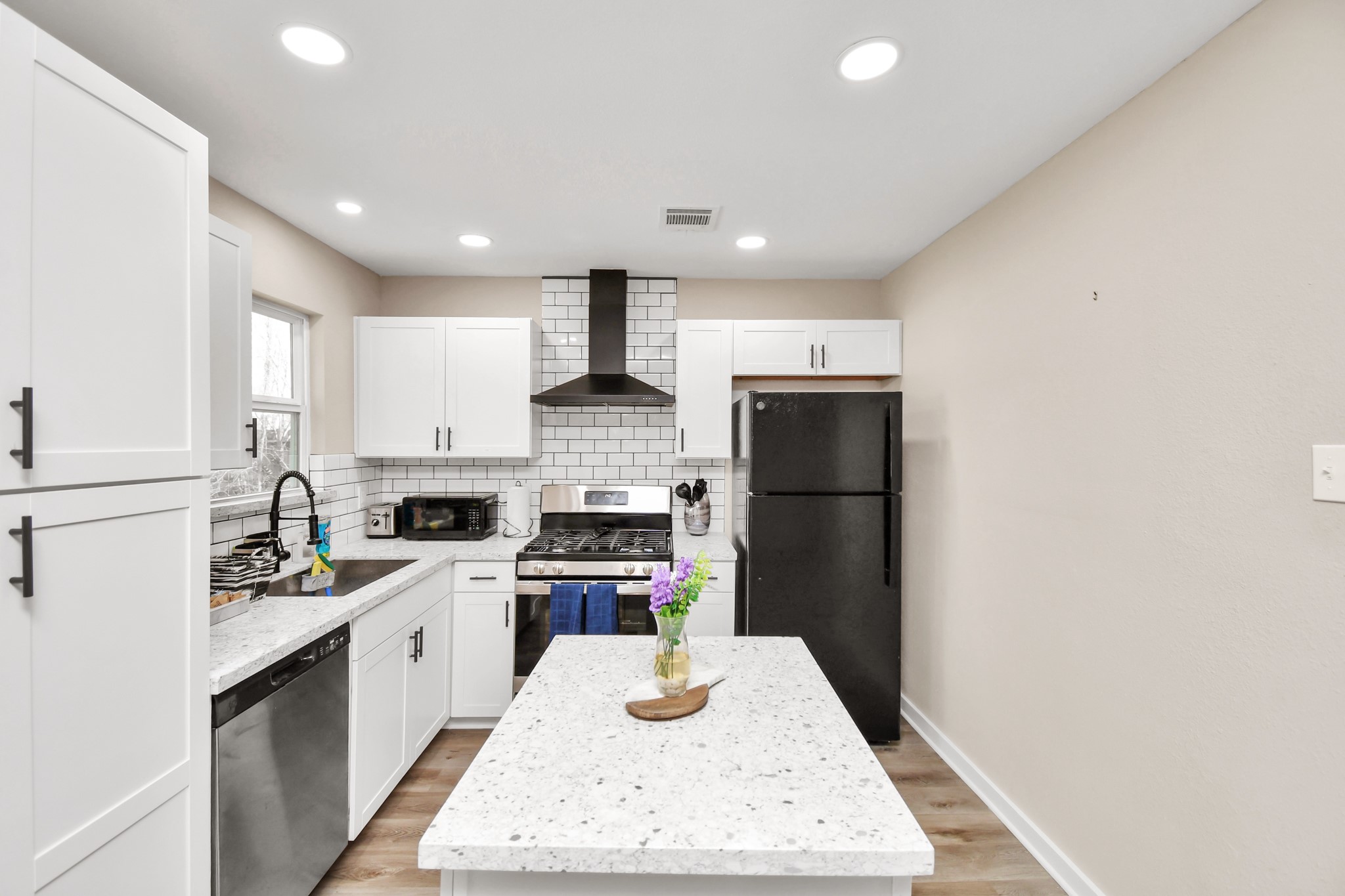 5123 Dewberry Street Property Photo 8