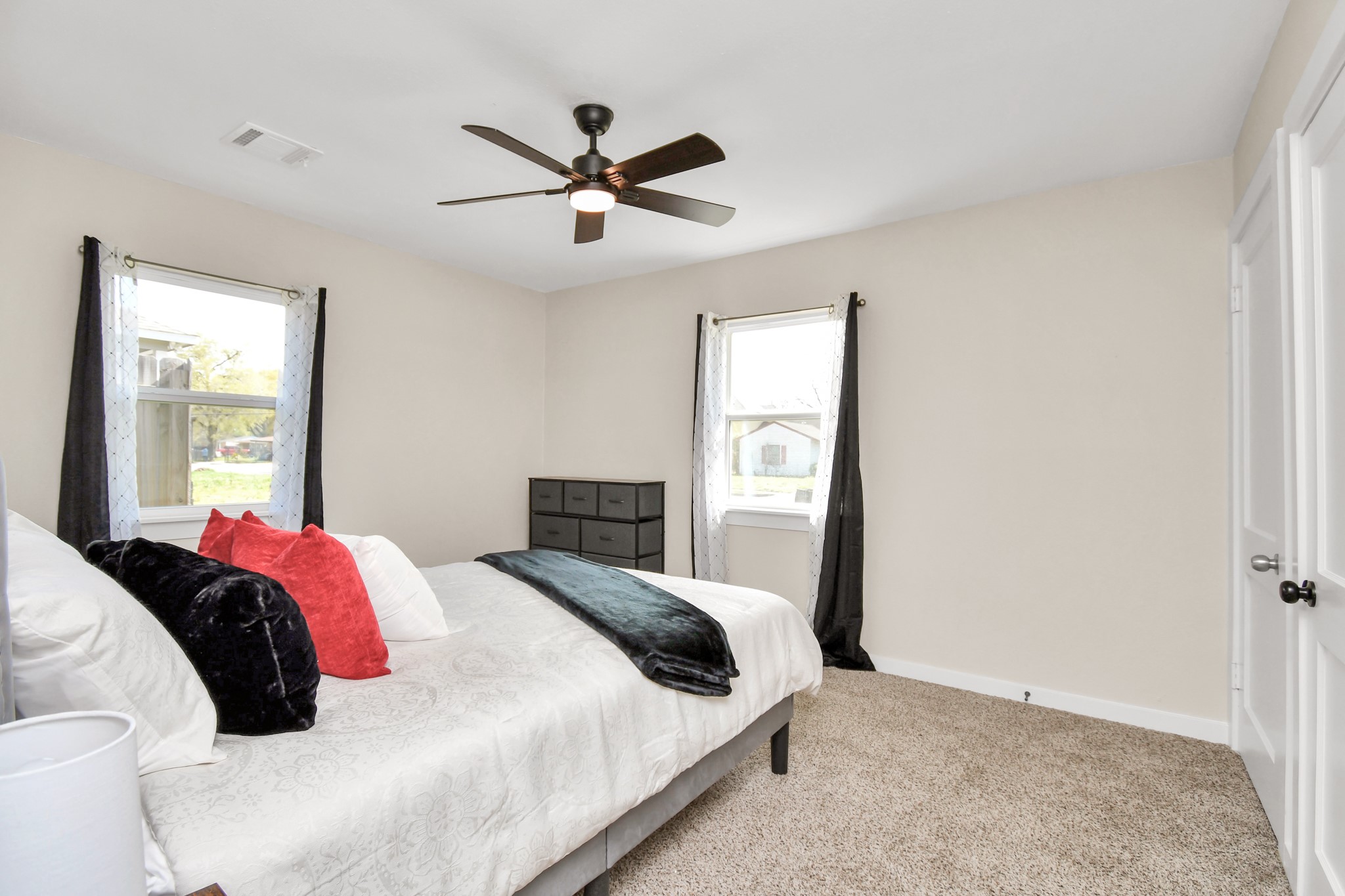 5123 Dewberry Street Property Photo 13