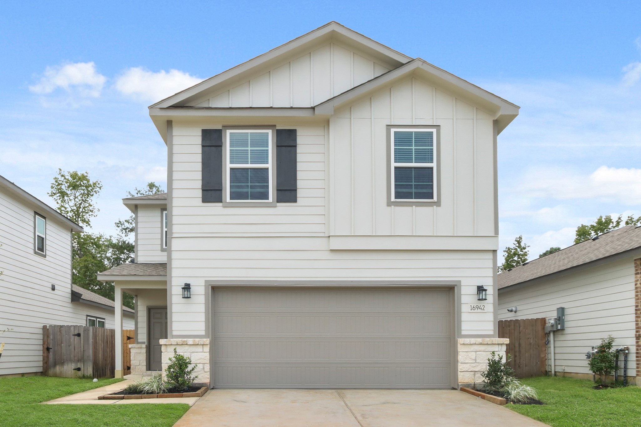 16942 Needlepoint Drive Property Photo 1